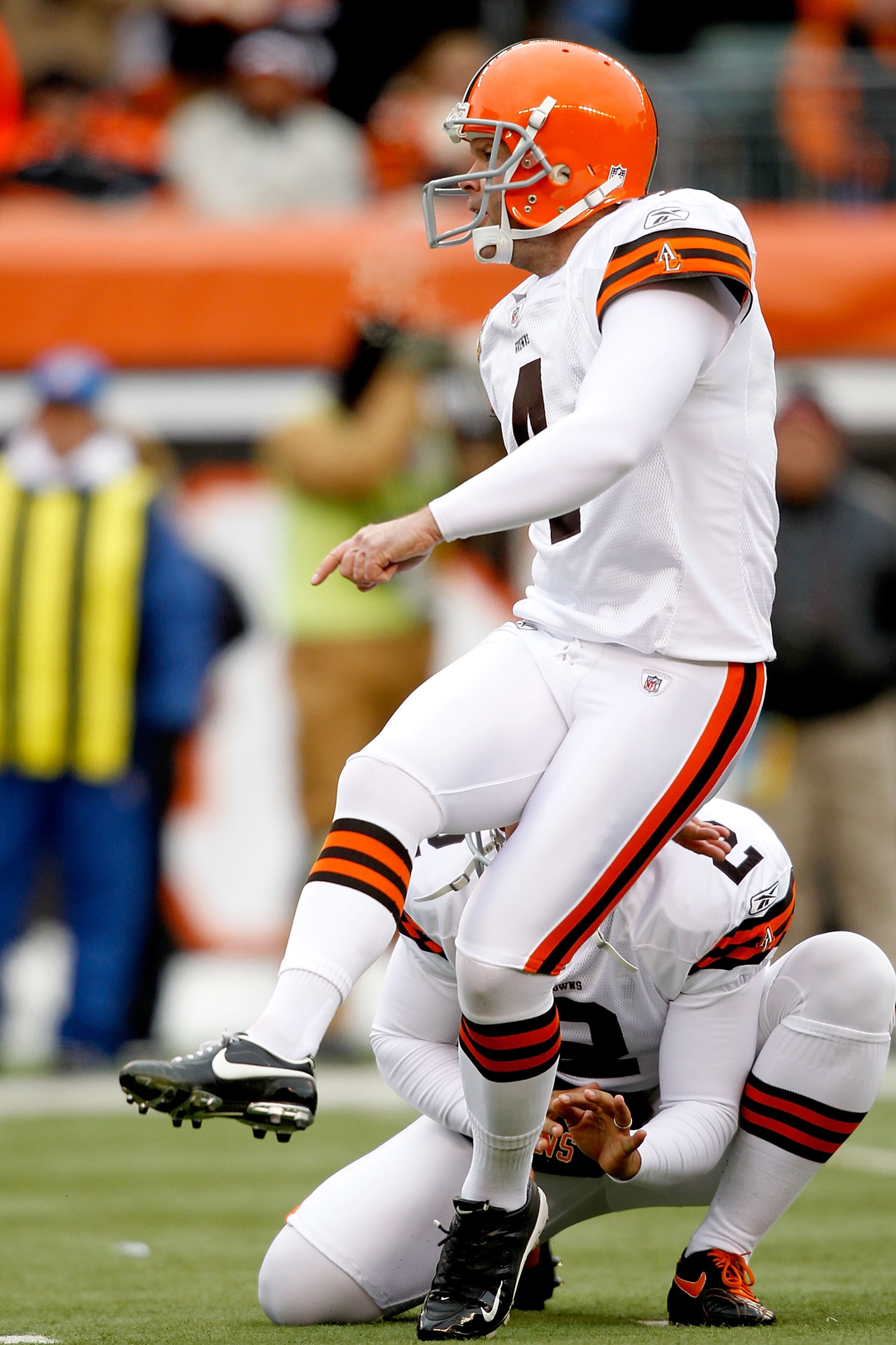 CINCINNATI, OH - DECEMBER 19: Phil Dawson #4 of the Cleveland Browns kicks field goal against the Cincinnati Bengals at Paul Brown Stadium on December 19, 2010 in Cincinnati, Ohio. (Photo by Matthew Stockman/Getty Images) CINCINNATI, OH - DECEMBER 19: Phil Dawson #4 of the Cleveland Browns kicks field goal against the Cincinnati Bengals at Paul Brown Stadium on December 19, 2010 in Cincinnati, Ohio. (Photo by Matthew Stockman/Getty Images)