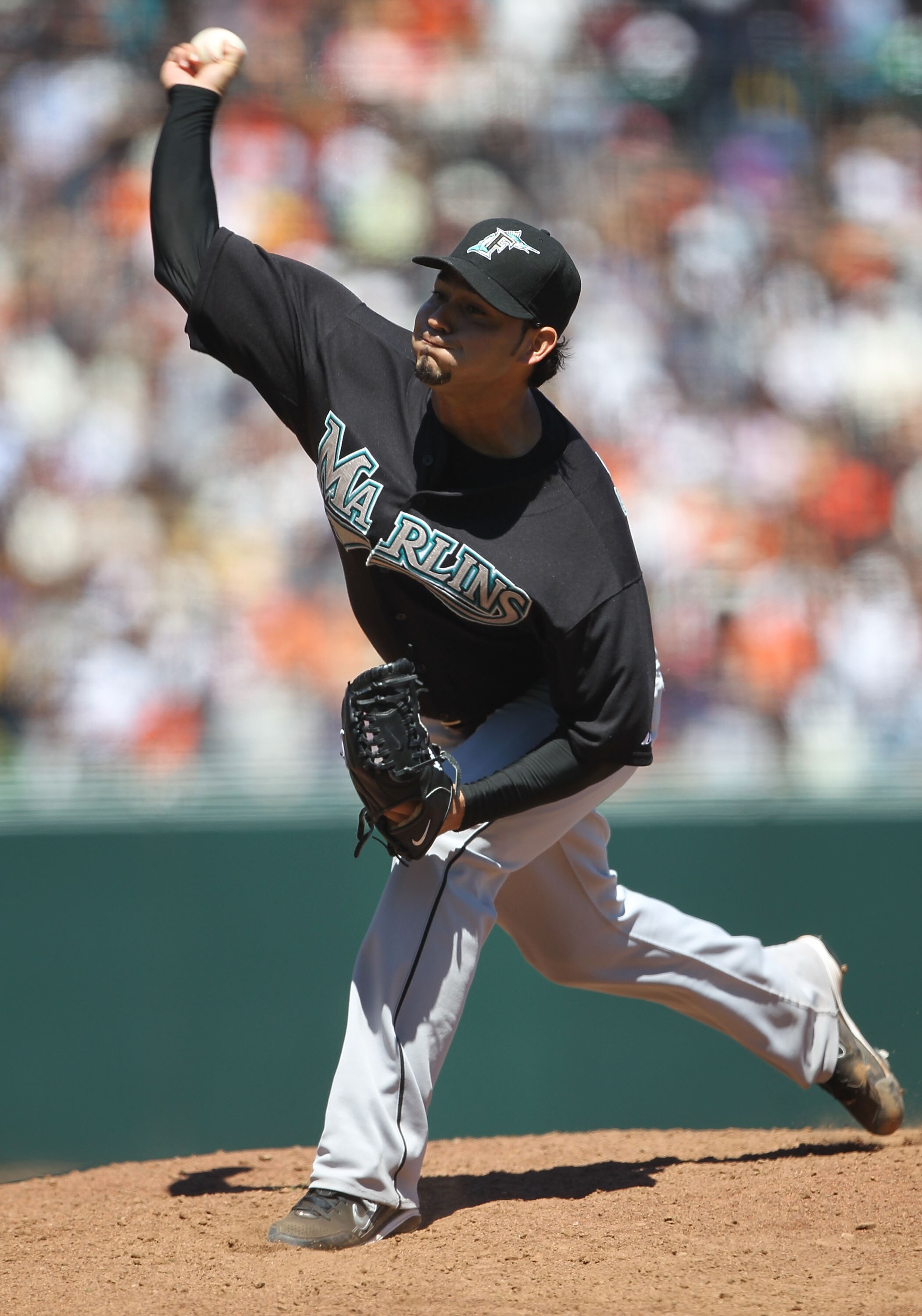 SAN FRANCISCO - JULY 29:  Anibal Sanchez #19 of the Florida Marlins pitches against the San Francisco Giants during an MLB game at AT&T Park on July 29, 2010 in San Francisco, California.  (Photo by Jed Jacobsohn/Getty Images)
