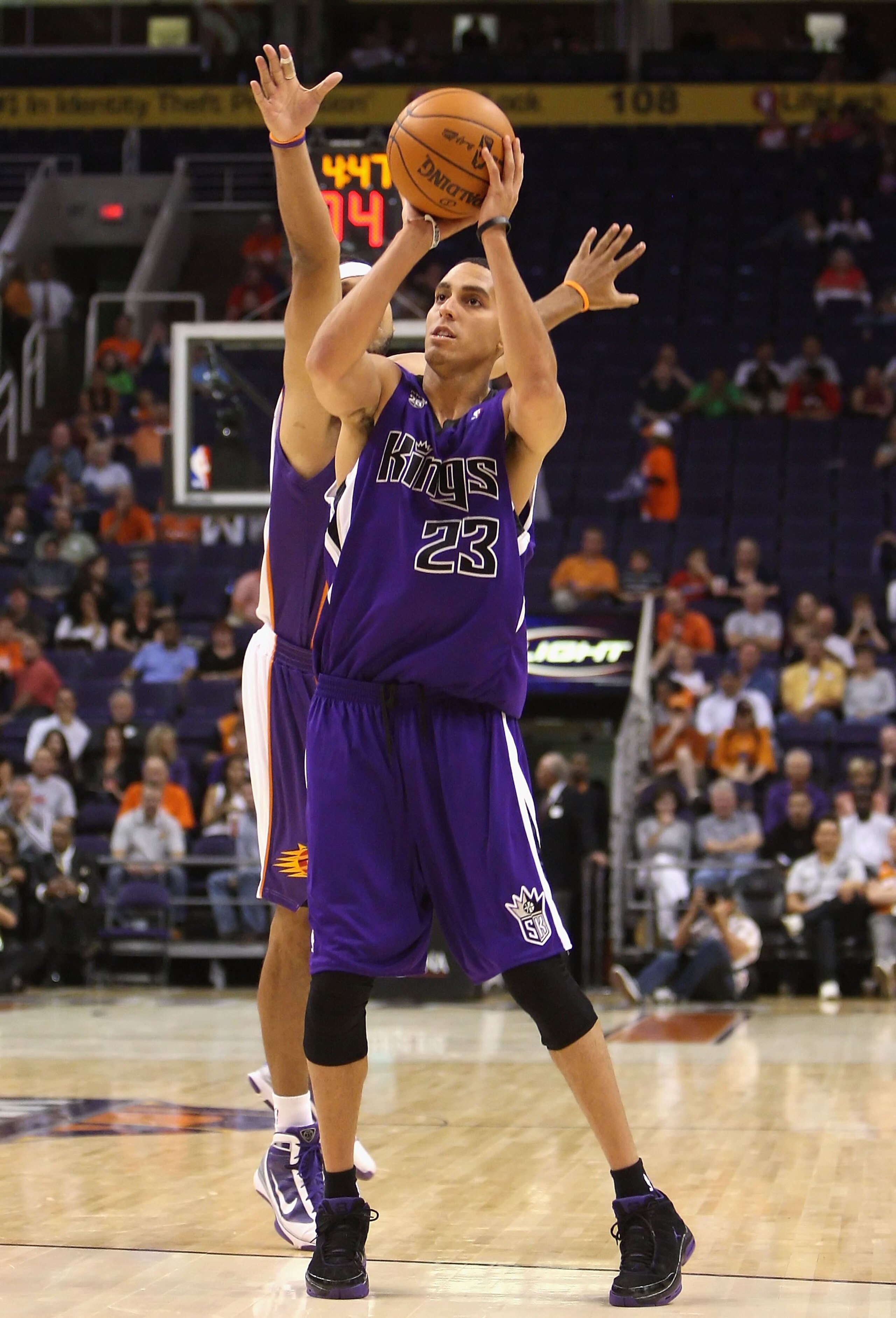 PHOENIX - OCTOBER 20: Kevin Martin #23 of the Sacramento Kings puts up a shot against the Phoenix Suns during the NBA preseason game at US Airways Center on October 20, 2009 in Phoenix, Arizona. The Suns defeated the Kings 143-127. NOTE TO USER: User ex PHOENIX - OCTOBER 20: Kevin Martin #23 of the Sacramento Kings puts up a shot against the Phoenix Suns during the NBA preseason game at US Airways Center on October 20, 2009 in Phoenix, Arizona. The Suns defeated the Kings 143-127. NOTE TO USER: User ex