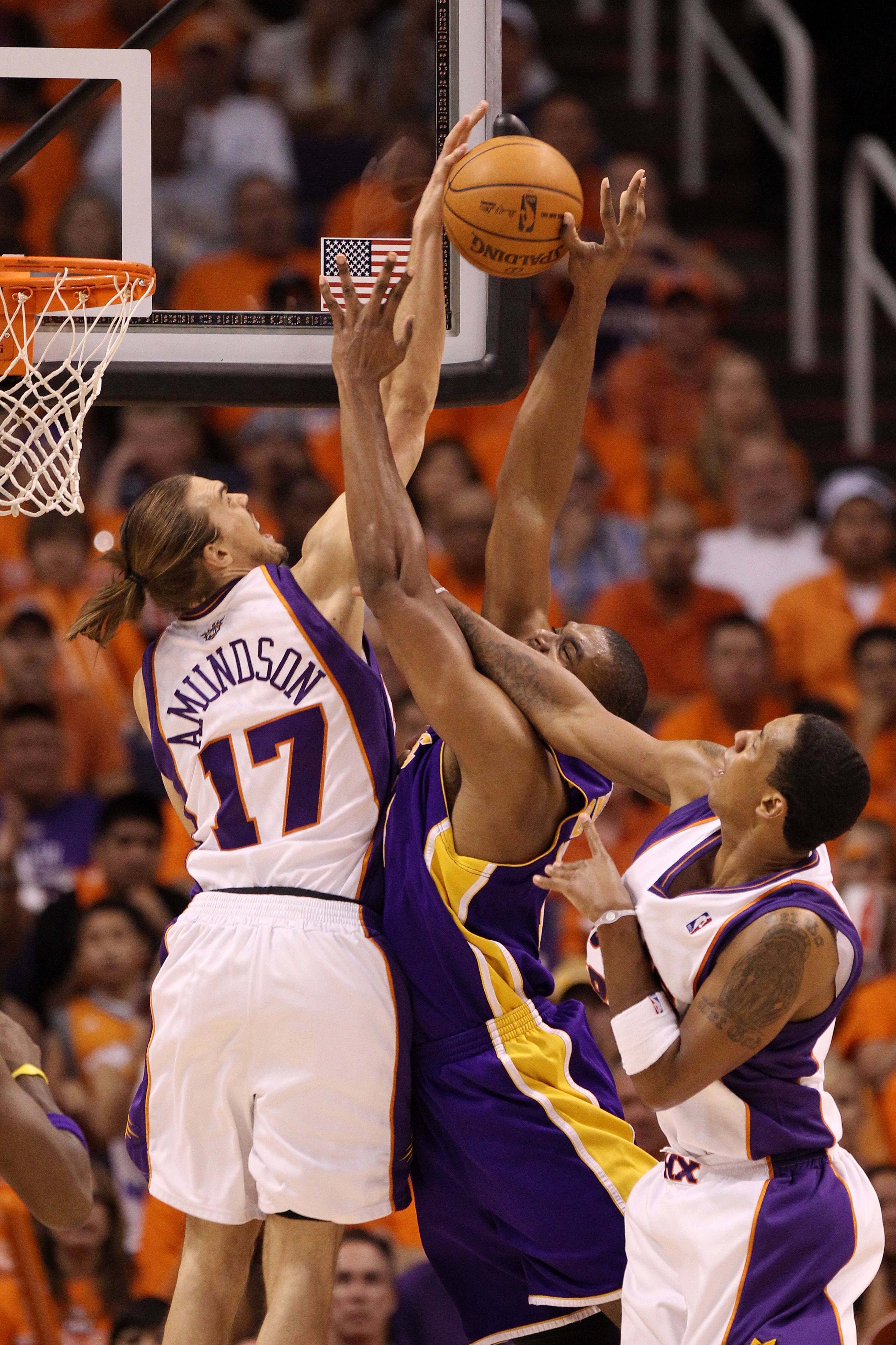 PHOENIX - MAY 29:  Louis Amundson #17 of the Phoenix Suns blocks a shot by Andrew Bynum #17 of the Los Angeles Lakers in the second quarter of Game Six of the Western Conference Finals during the 2010 NBA Playoffs at US Airways Center on May 29, 2010 in P