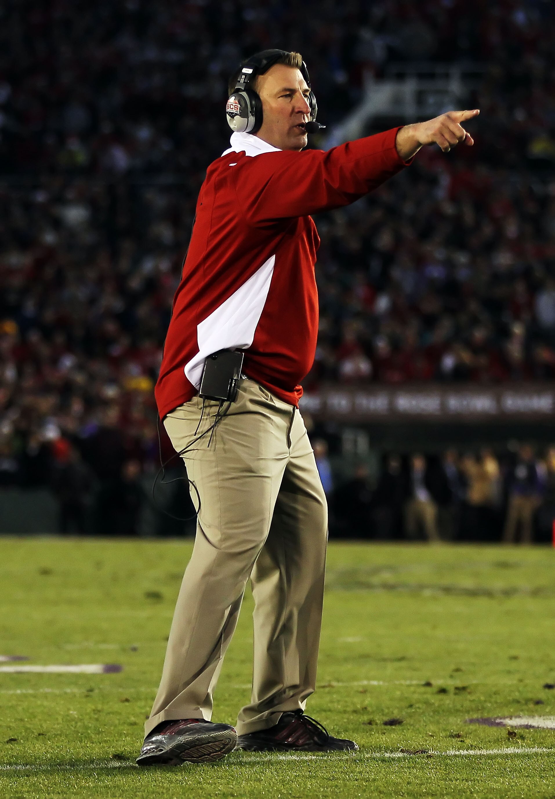 PASADENA, CA - JANUARY 01:  Head coach Bret Bielema of the Wisconsin Badgers stands on the field during the game against the TCU Horned Frogs in the 97th Rose Bowl game on January 1, 2011 in Pasadena, California.  (Photo by Jeff Gross/Getty Images)