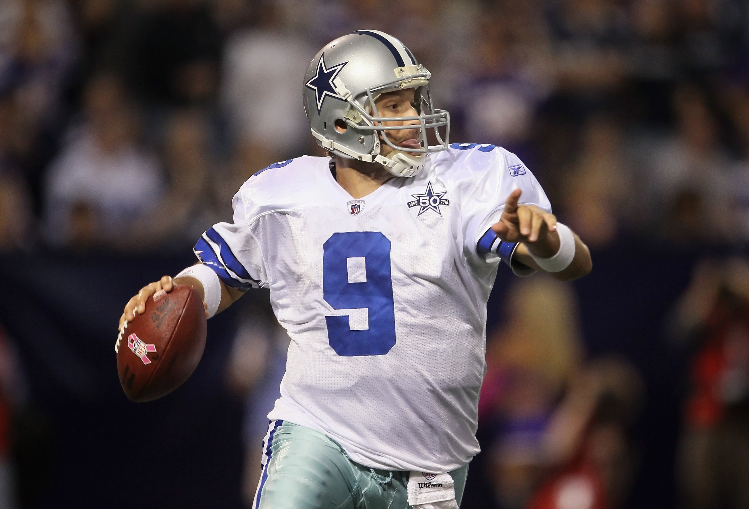 MINNEAPOLIS - OCTOBER 17:  Quarterback Tony Romo #9 of the Dallas Cowboys drops back to pass against the Minnesota Vikings at Mall of America Field on October 17, 2010 in Minneapolis, Minnesota.  (Photo by Jeff Gross/Getty Images)