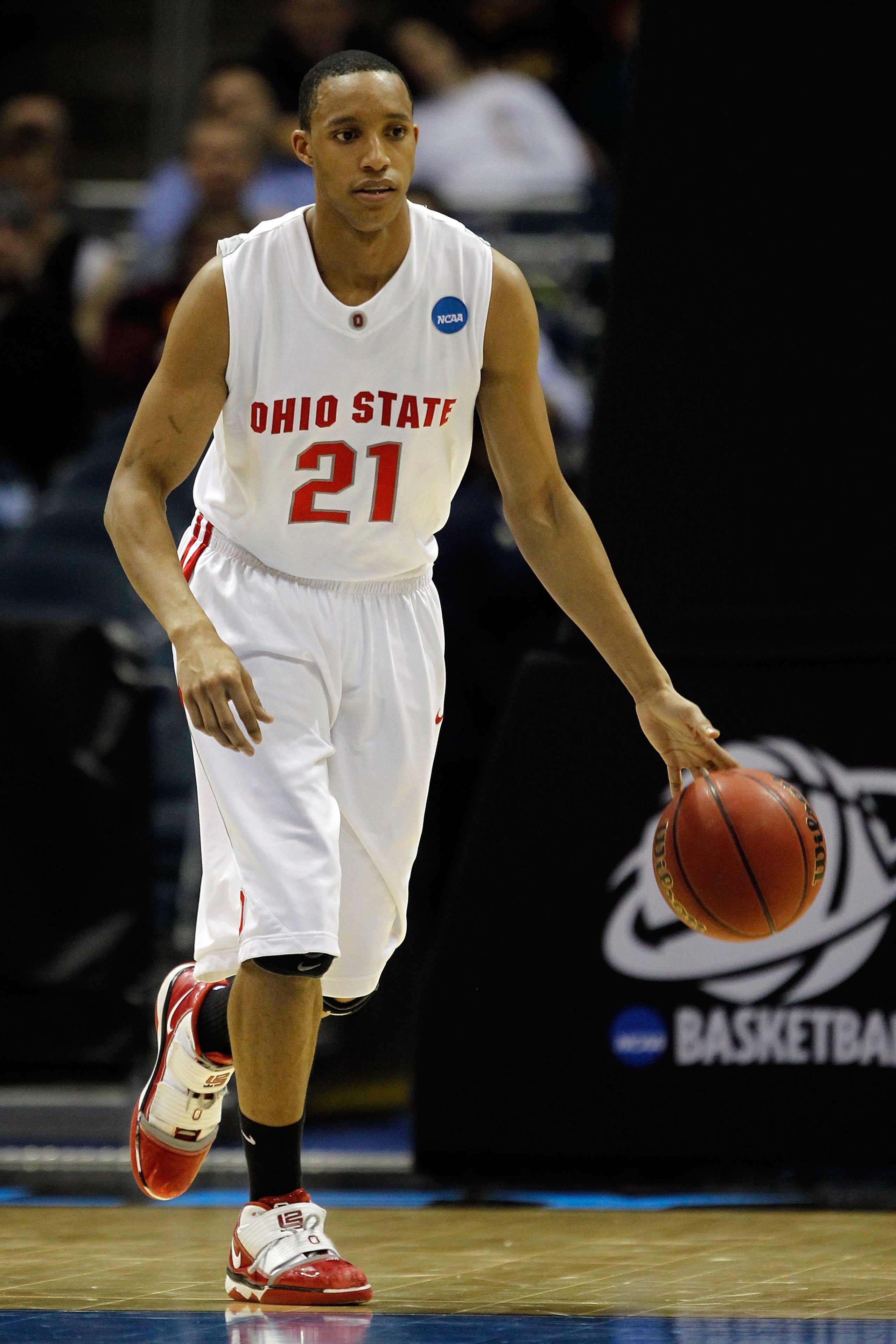 MILWAUKEE - MARCH 19: Evan Turner #21 of the Ohio State Buckeyes moves the ball in the second half against the UC Santa Barbara Gauchos during the first round of the 2010 NCAA men's basketball tournament at the Bradley Center on March 19, 2010 in Milwauk MILWAUKEE - MARCH 19: Evan Turner #21 of the Ohio State Buckeyes moves the ball in the second half against the UC Santa Barbara Gauchos during the first round of the 2010 NCAA men's basketball tournament at the Bradley Center on March 19, 2010 in Milwauk