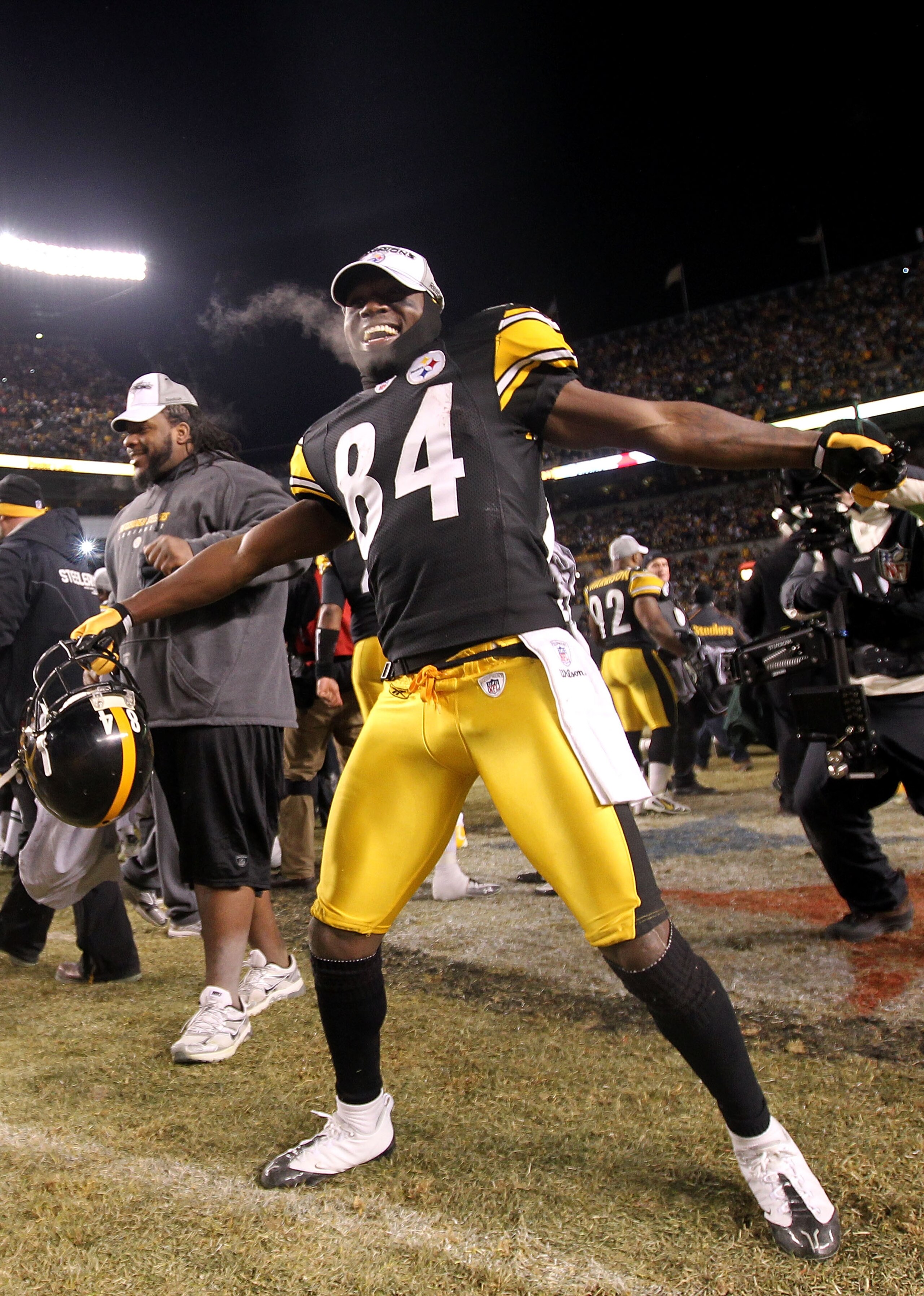PITTSBURGH, PA - JANUARY 23:  Antonio Brown #84 of the Pittsburgh Steelers celebrates their 24 to 19 win over the New York Jets in the 2011 AFC Championship game at Heinz Field on January 23, 2011 in Pittsburgh, Pennsylvania.  (Photo by Nick Laham/Getty I