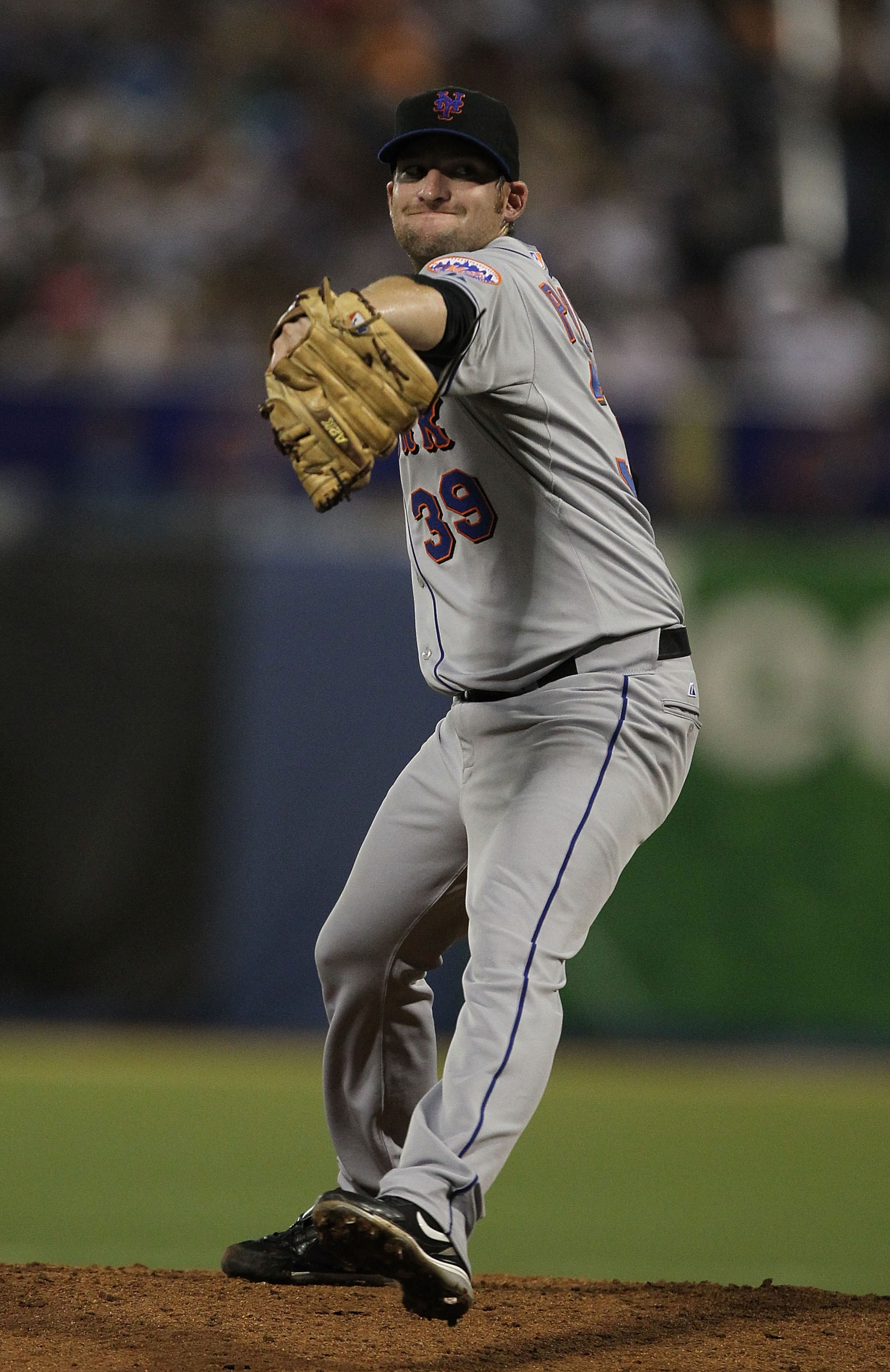 SAN JUAN, PUERTO RICO - JUNE 29: Bobby Parnell #39 of the New York Mets in action against the Florida Marlins during their game at Hiram Bithorn Stadium on June 29, 2010 in San Juan, Puerto Rico. (Photo by Al Bello/Getty Images) SAN JUAN, PUERTO RICO - JUNE 29: Bobby Parnell #39 of the New York Mets in action against the Florida Marlins during their game at Hiram Bithorn Stadium on June 29, 2010 in San Juan, Puerto Rico. (Photo by Al Bello/Getty Images)