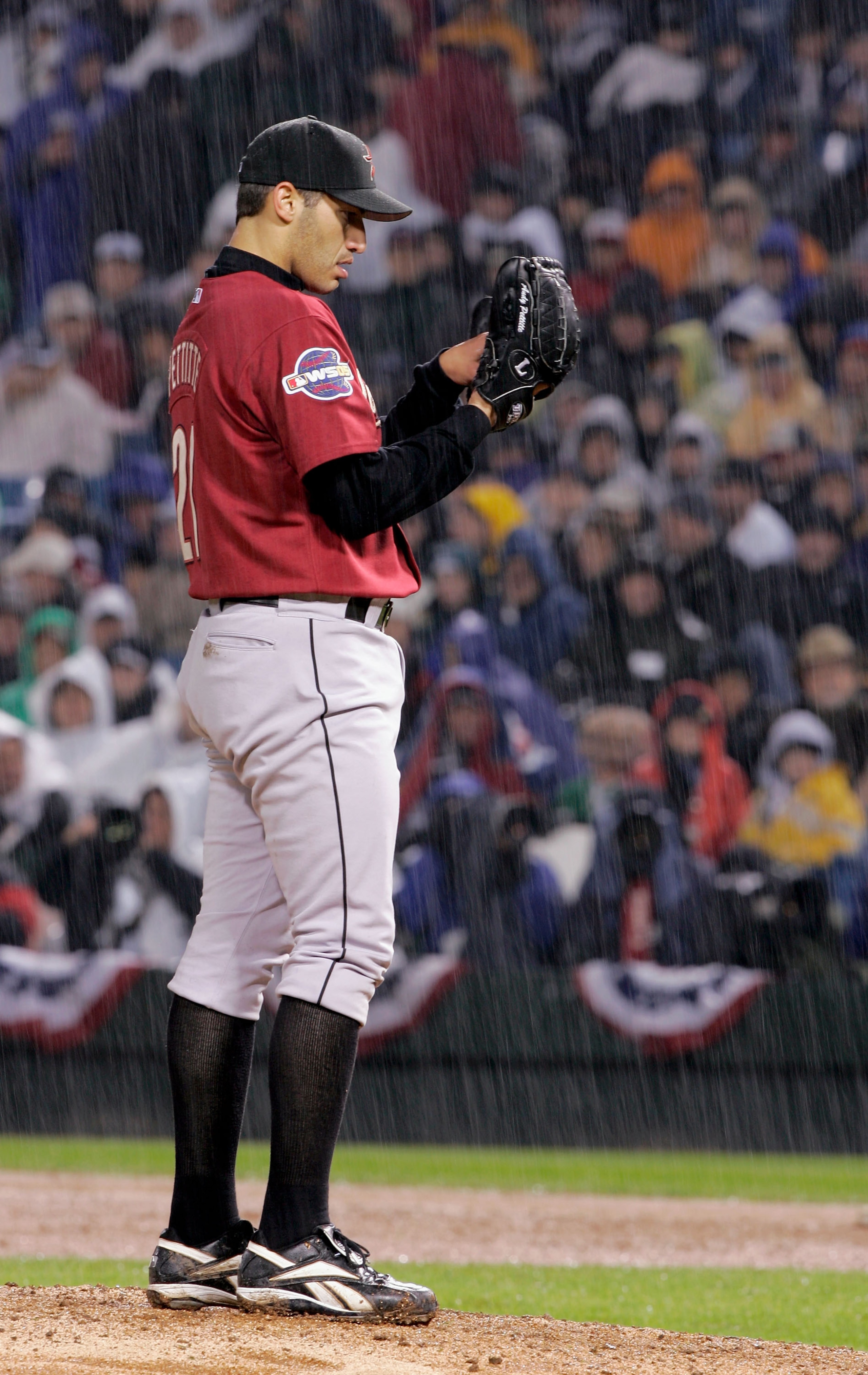 CHICAGO - OCTOBER 23:  Pitcher Andy Pettitte of the Houston Astros sets for a pitch in the heavy rain in the sixth inning against the Chicago White Sox during Game Two of the Major League Baseball World Series against the Chicago White Sox at U.S. Cellula