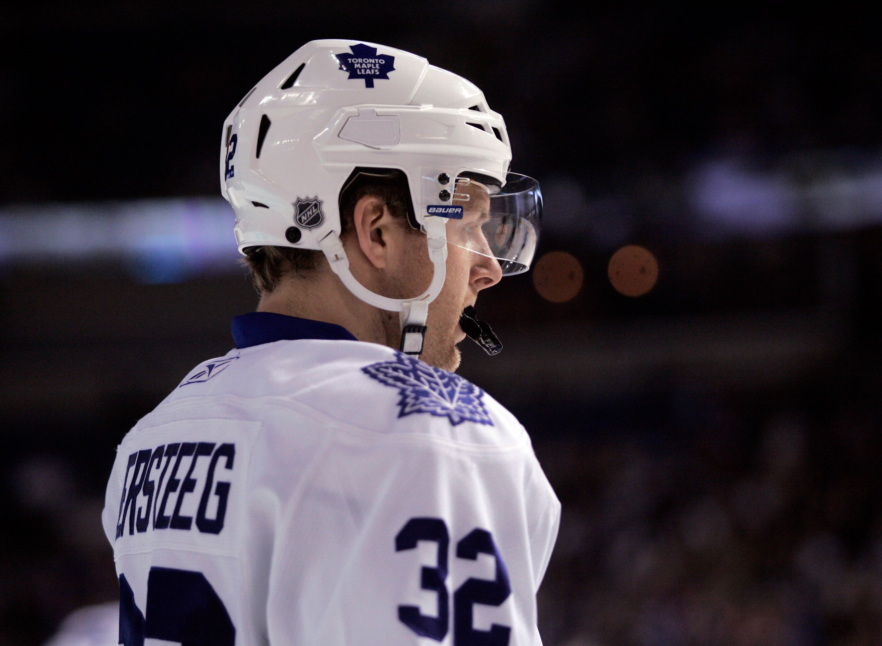 TAMPA, FL - JANUARY 25: Kris Versteeg #32 of the Toronto Maple Leafs skates against the Tampa Bay Lightning at St. Pete Times Forum on January 25, 2011 in Tampa, Florida. The Lightning defeated the Leafs 2-0. (Photo by Justin K. Aller/Getty Images)