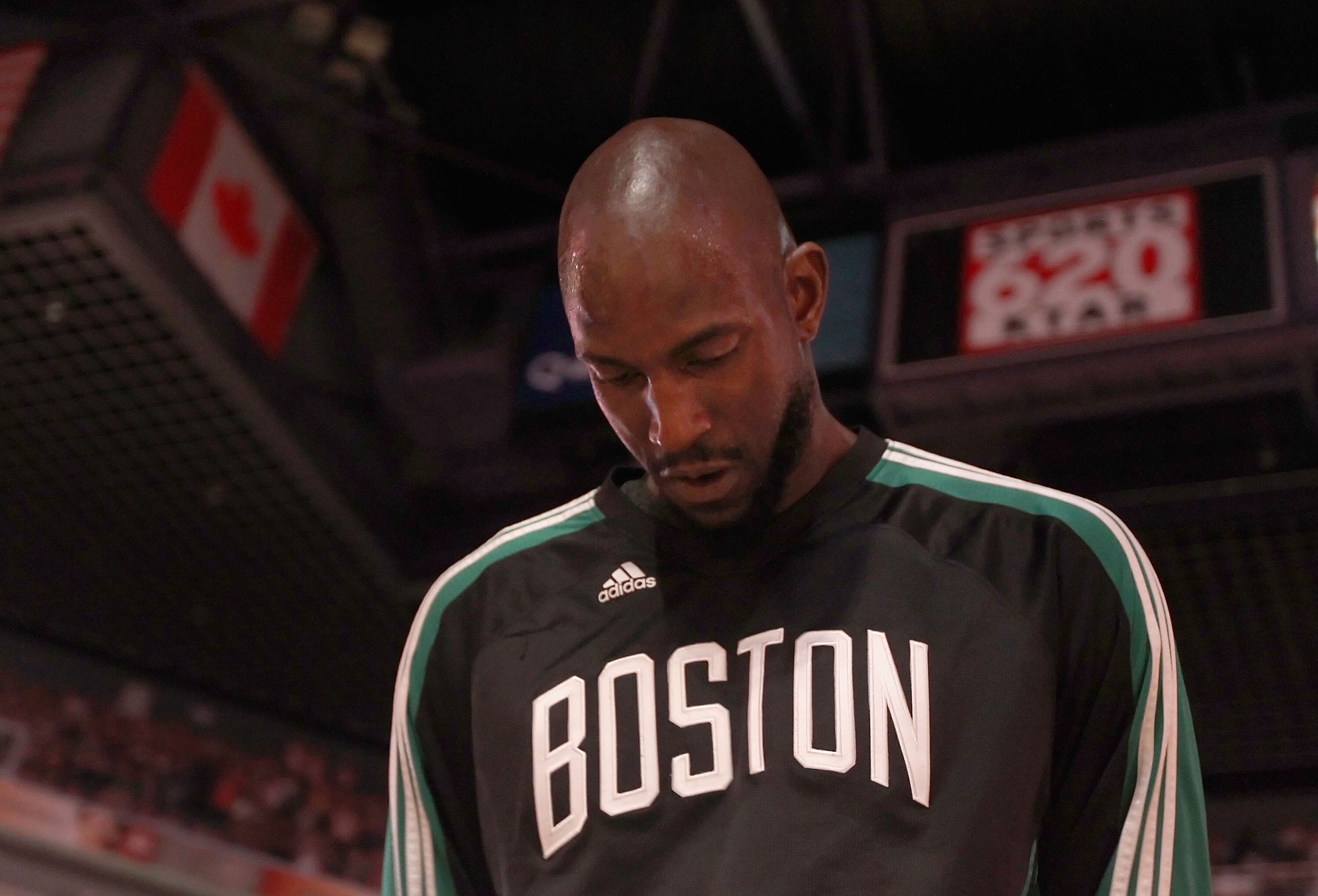 PHOENIX, AZ - JANUARY 28: Kevin Garnett #5 of the Boston Celtics before the NBA game against the Phoenix Suns at US Airways Center on January 28, 2011 in Phoenix, Arizona. The Suns defeated the Celtics 88-71. NOTE TO USER: User expressly acknowledges and PHOENIX, AZ - JANUARY 28: Kevin Garnett #5 of the Boston Celtics before the NBA game against the Phoenix Suns at US Airways Center on January 28, 2011 in Phoenix, Arizona. The Suns defeated the Celtics 88-71. NOTE TO USER: User expressly acknowledges and