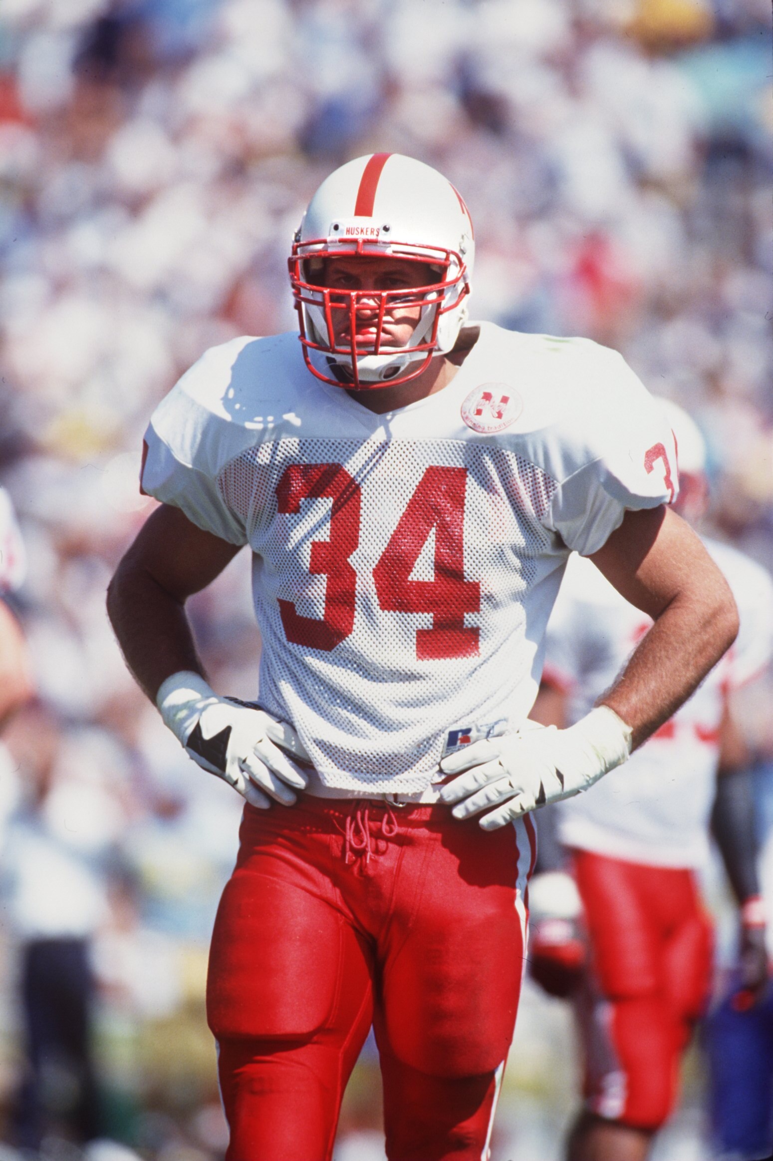 18 SEP 1993:  AN ON-FIELD PORTRAIT OF TREV ALBERTS LINEBACKER FOR THE UNIVERSITY OF NEBRASKA. Mandatory Credit: Al Bello/ALLSPORT