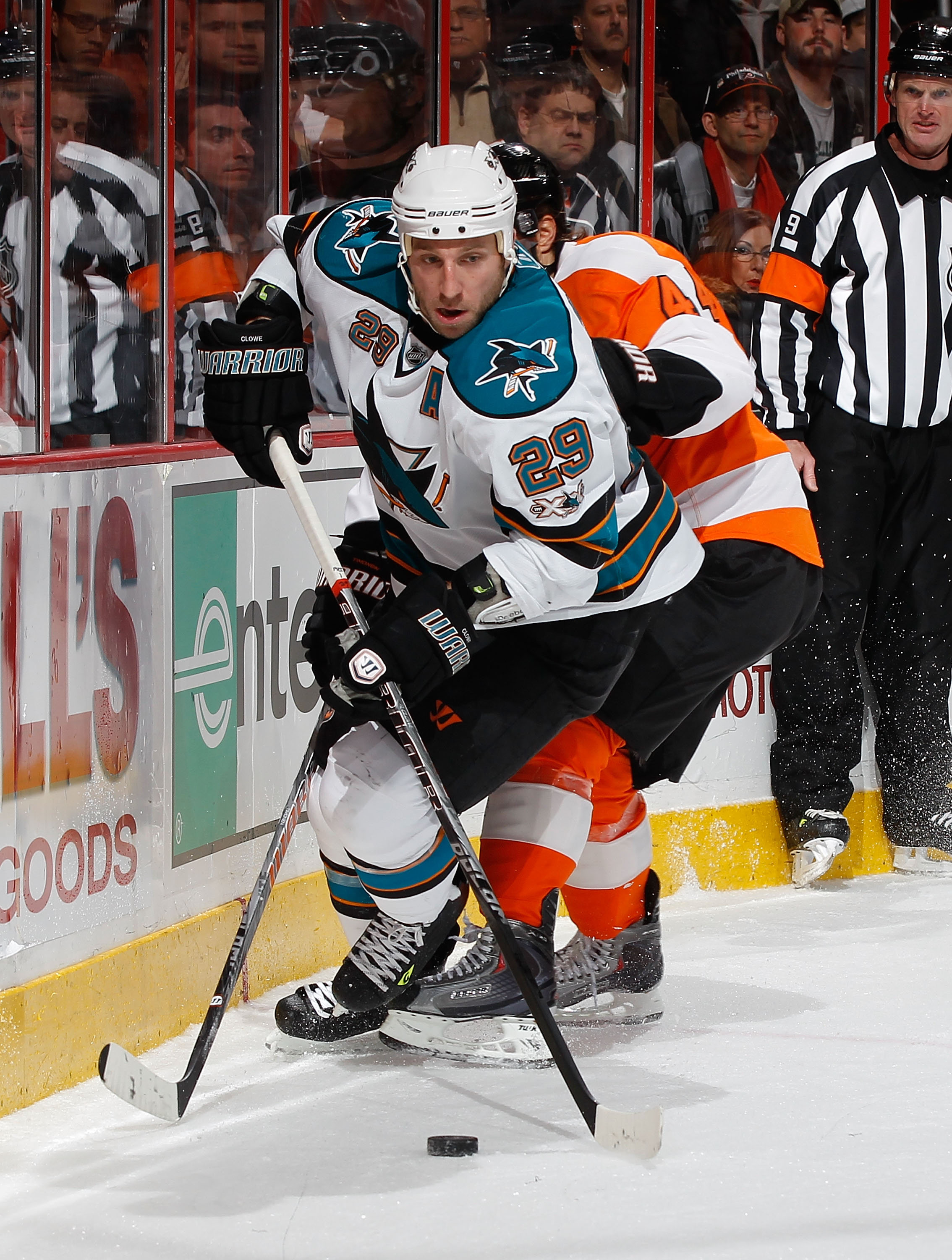 PHILADELPHIA - DECEMBER 08:  Ryan Clowe #29 of the San Jose Sharks skates against the Philadelphia Flyers on December 8, 2010 at the Wells Fargo Center in Philadelphia, Pennsylvania. Sharks defeat the Flyers 5-4 in a shootout.  (Photo by Mike Stobe/Getty