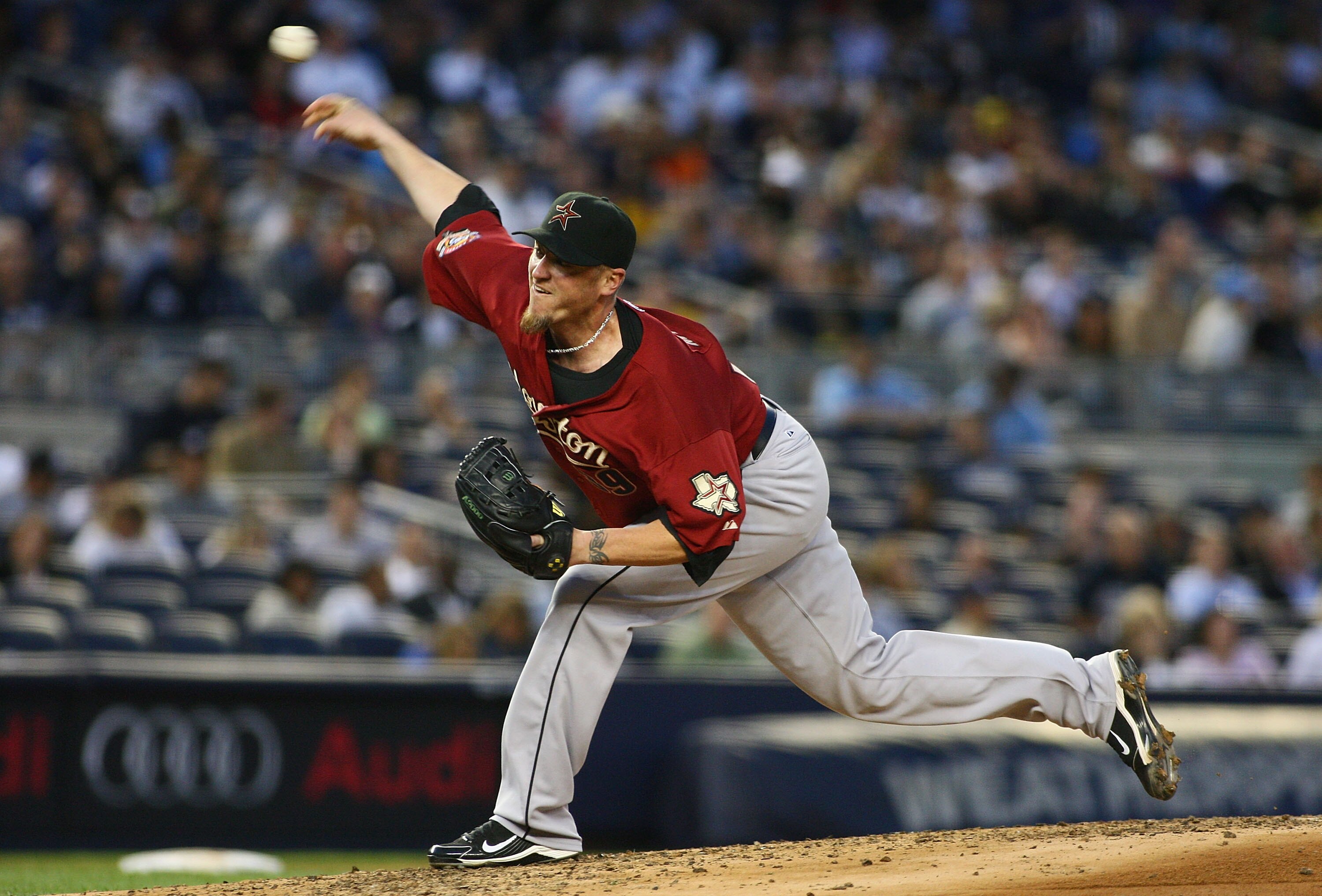 NEW YORK - JUNE 11:  Brett Myers #39 of the Houston Astros delivers a pitch against the New York Yankees on June 11, 2010 in the Bronx borough of New York City. Yankees defeat the Astros 4-3. (Photo by Mike Stobe/Getty Images)