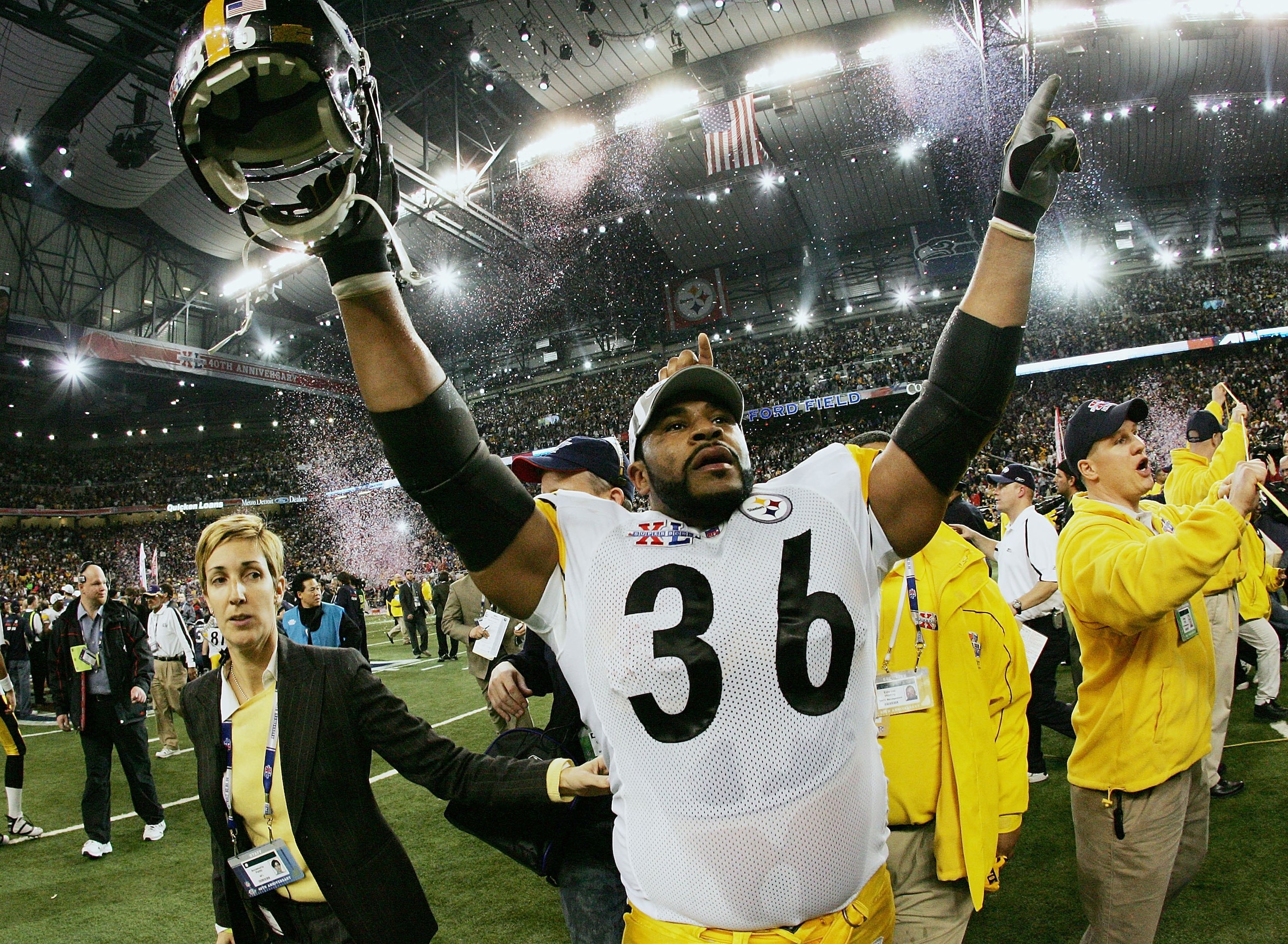 DETROIT - FEBRUARY 05: Running back Jerome Bettis #36 of the Pittsburgh Steelers celebrates on the field after defeating the Seattle Seahawks in Super Bowl XL at Ford Field on February 5, 2006 in Detroit, Michigan. Bettis announced his retirement after t DETROIT - FEBRUARY 05: Running back Jerome Bettis #36 of the Pittsburgh Steelers celebrates on the field after defeating the Seattle Seahawks in Super Bowl XL at Ford Field on February 5, 2006 in Detroit, Michigan. Bettis announced his retirement after t