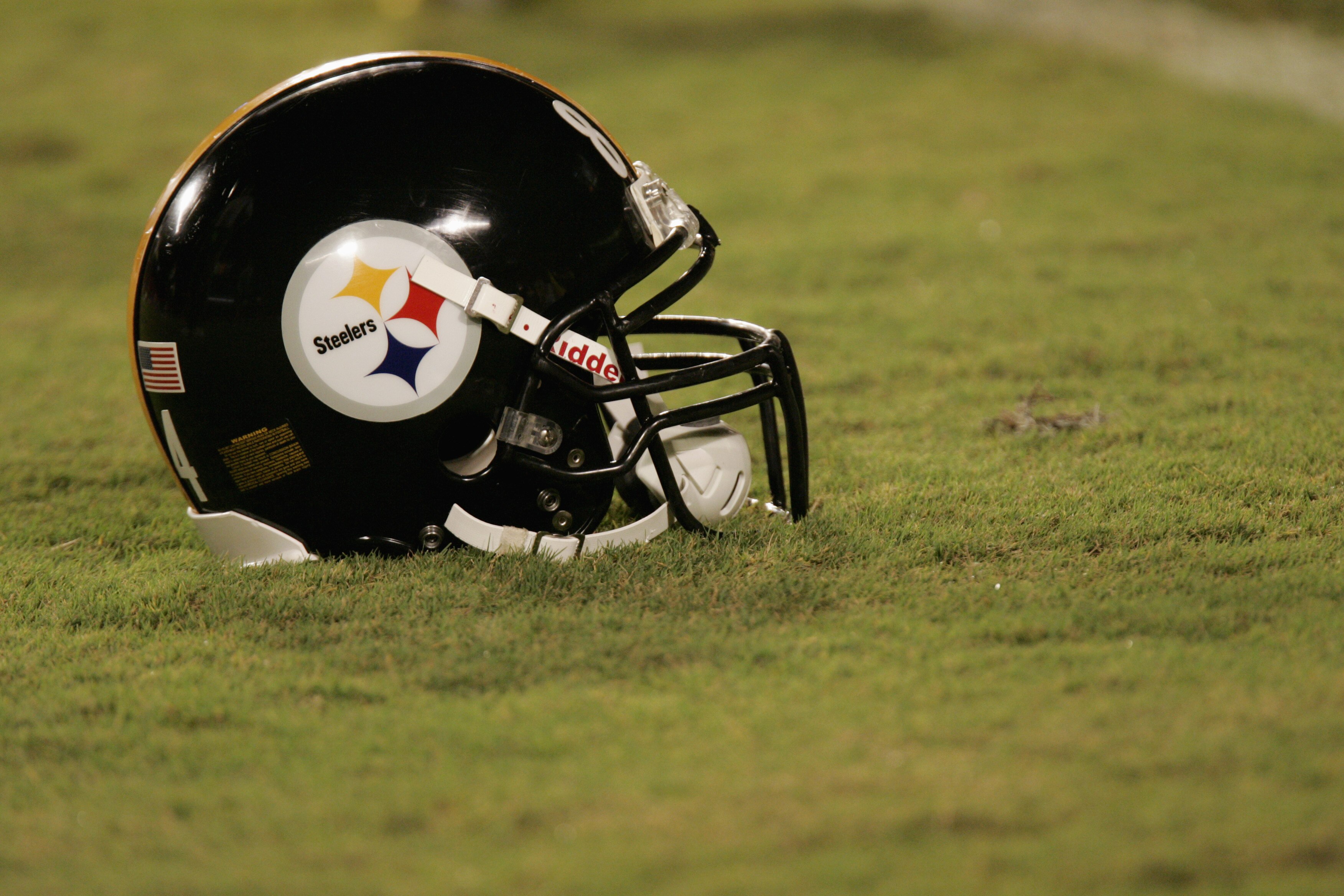 MIAMI - SEPTEMBER 26:  A Pittsburgh Steelers helmet is on the field during the game against the Miami Dolphins at Pro Player Stadium on September 26, 2004 in Miami, Florida. The Steelers won 13-3. (Photo by Eliot J. Schechter/Getty Images)
