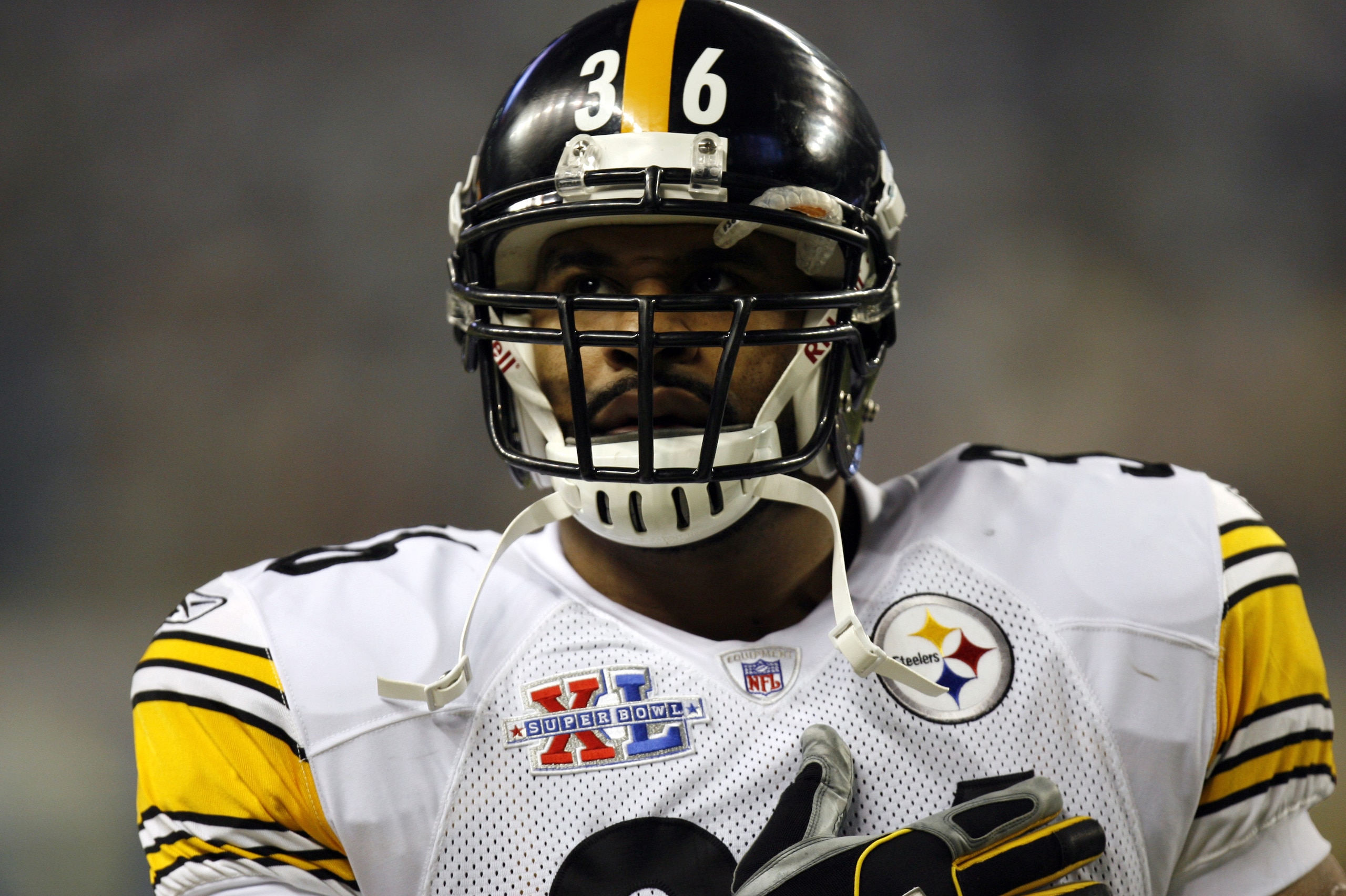 Jerome Bettis of the Pittsburgh Steelers during Super Bowl XL between the Pittsburgh Steelers and Seattle Seahawks at Ford Field in Detroit, Michigan on February 5, 2006. (Photo by Allen Kee/Getty Images) Jerome Bettis of the Pittsburgh Steelers during Super Bowl XL between the Pittsburgh Steelers and Seattle Seahawks at Ford Field in Detroit, Michigan on February 5, 2006. (Photo by Allen Kee/Getty Images)