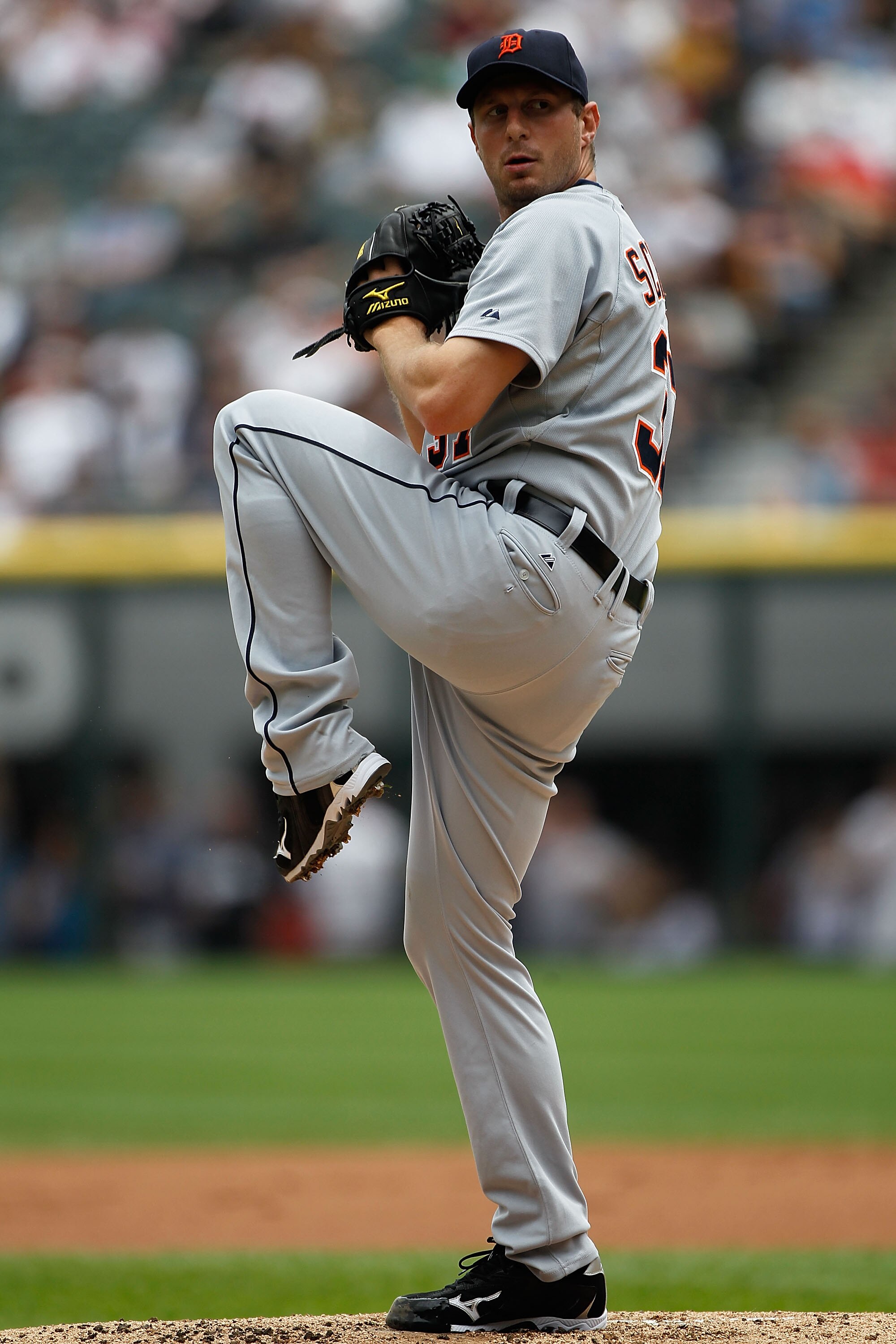 CHICAGO - JUNE 10: Starting pitcher Max Scherzer #37 of the Detriot Tigers pitches against the Chicago White Sox at U.S. Cellular Field on June 10, 2010 in Chicago, Illinois. The White Sox defeated the Tigers 3-0. (Photo by Jonathan Daniel/Getty Images)