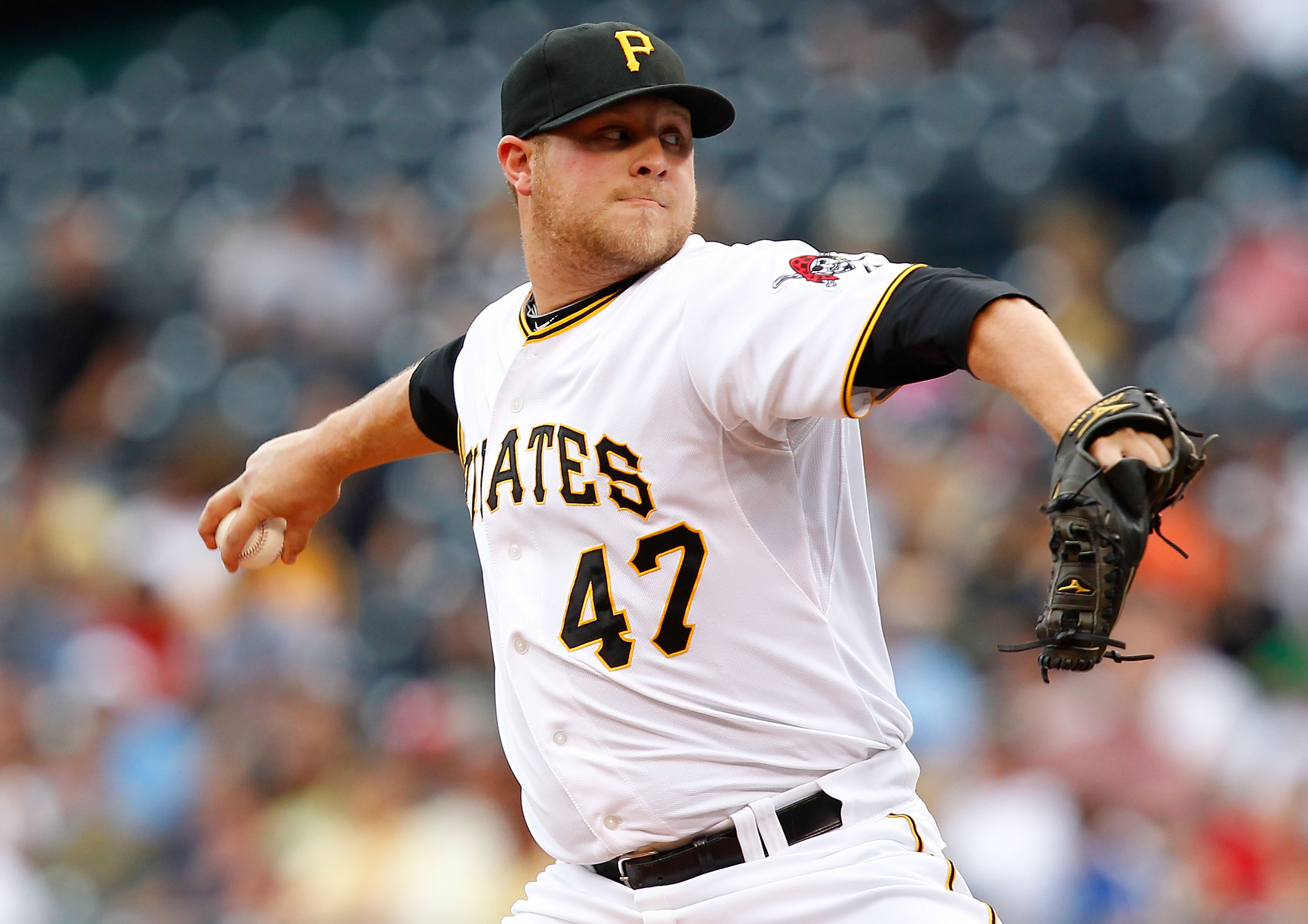 PITTSBURGH - SEPTEMBER 06:  Evan Meek #47 of the Pittsburgh Pirates pitches against the Atlanta Braves during the game on September 6, 2010 at PNC Park in Pittsburgh, Pennsylvania. The Pirates beat the Braves 3-1.  (Photo by Jared Wickerham/Getty Images)