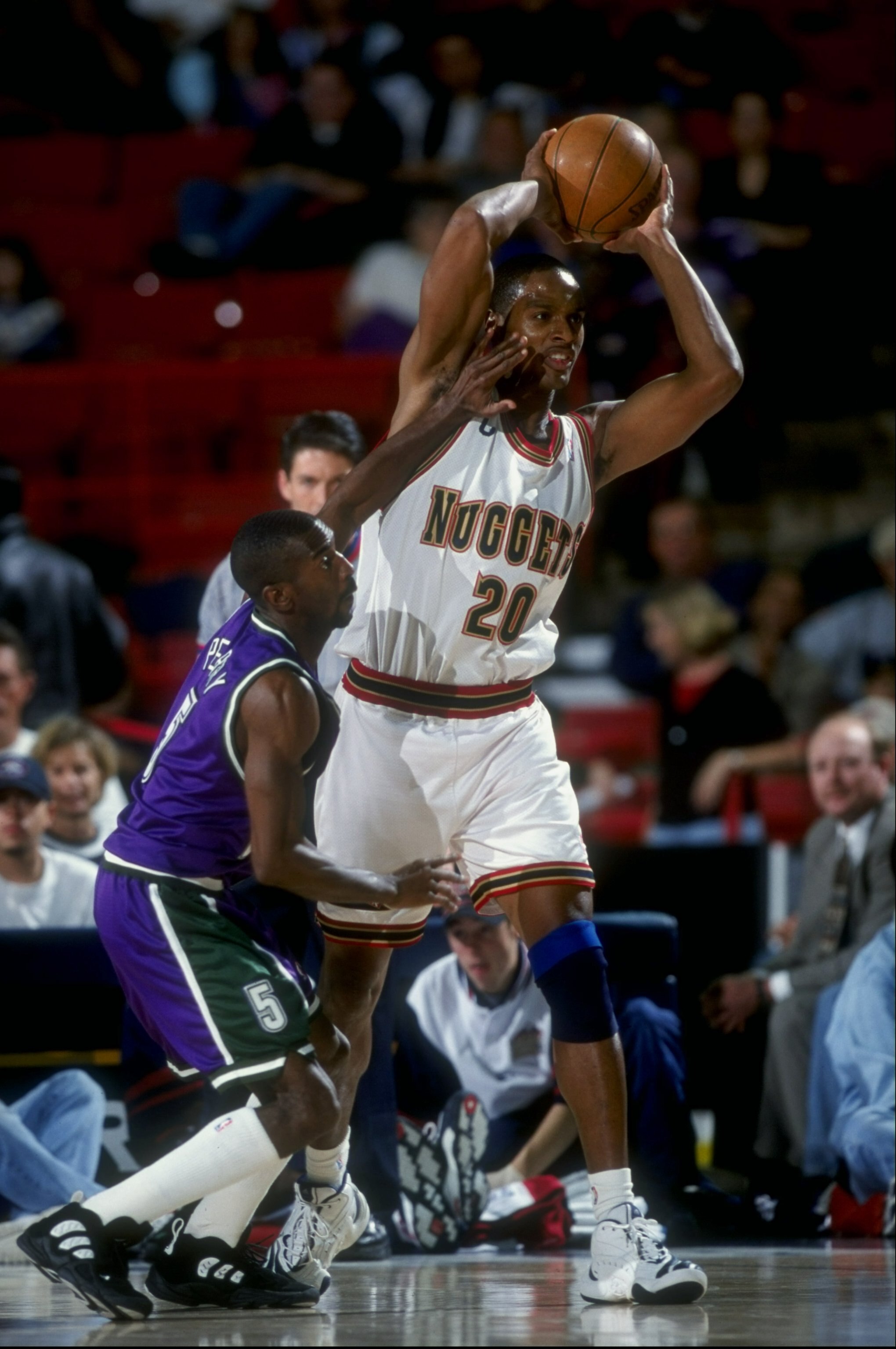 1 Apr 1998:  Forward LaPhonso Ellis of the Denver Nuggets in action against the Milwaukee Bucks during a game at the McNichols Sports Arena in Denver, Colorado.  The Bucks defeated the Nuggets 106-100. Mandatory Credit: Brian Bahr  /Allsport