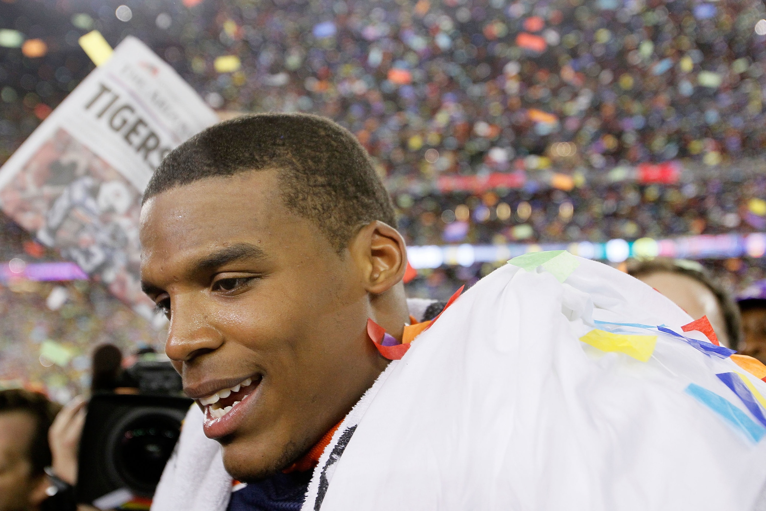 GLENDALE, AZ - JANUARY 10: Quarterback Cameron Newton #2 of the Auburn Tigers celebrates their 22-19 victory after defeating the Oregon Ducks in the Tostitos BCS National Championship Game at University of Phoenix Stadium on January 10, 2011 in Glendale, GLENDALE, AZ - JANUARY 10: Quarterback Cameron Newton #2 of the Auburn Tigers celebrates their 22-19 victory after defeating the Oregon Ducks in the Tostitos BCS National Championship Game at University of Phoenix Stadium on January 10, 2011 in Glendale,