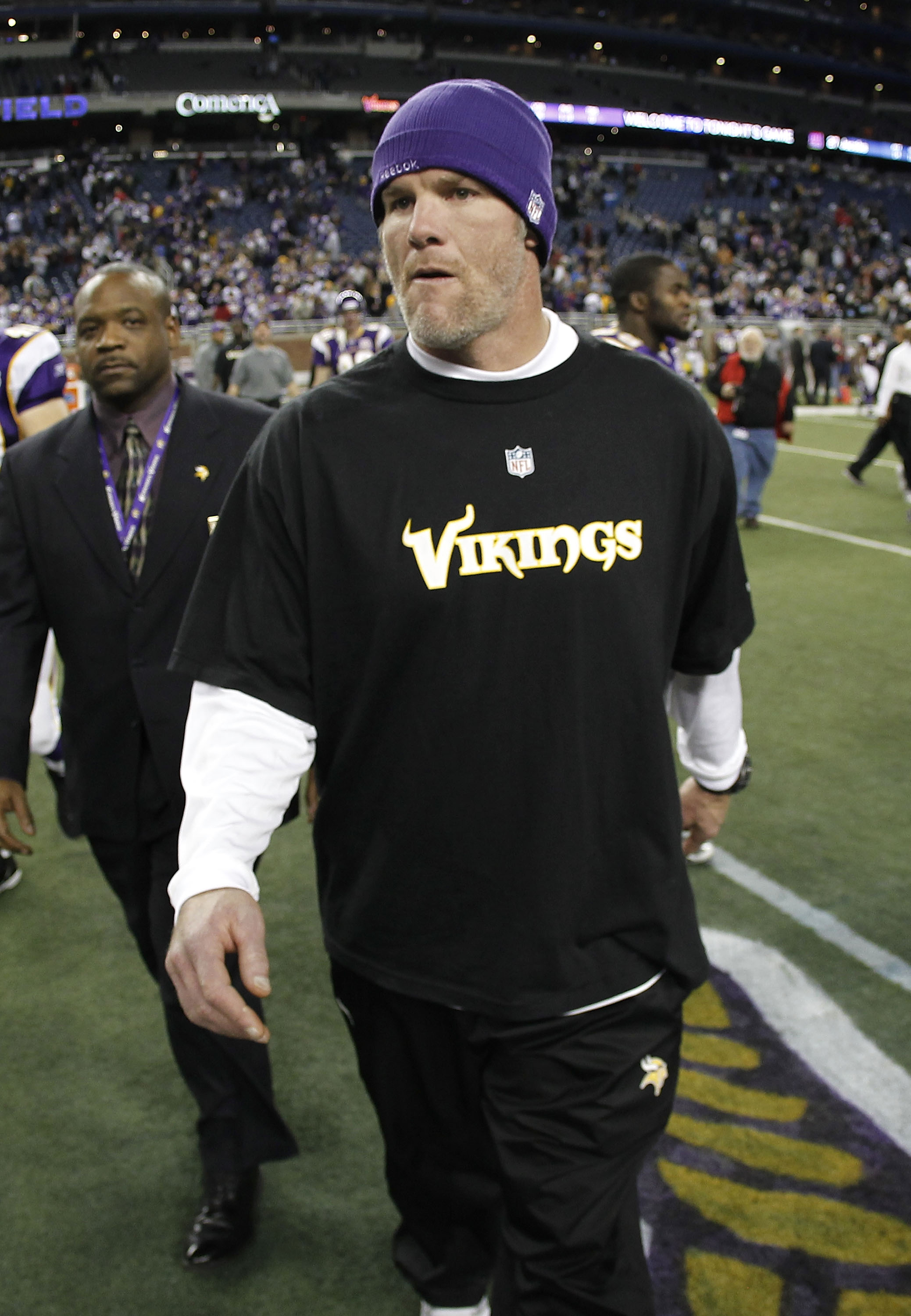 DETROIT, MI - DECEMBER 13:  Brett Favre #4 of the Minnesota Vikings walks on to the field after a 21-3 loss to the New York Giants at Ford Field on December 13, 2010 in Detroit, Michigan.  (Photo by Gregory Shamus/Getty Images)