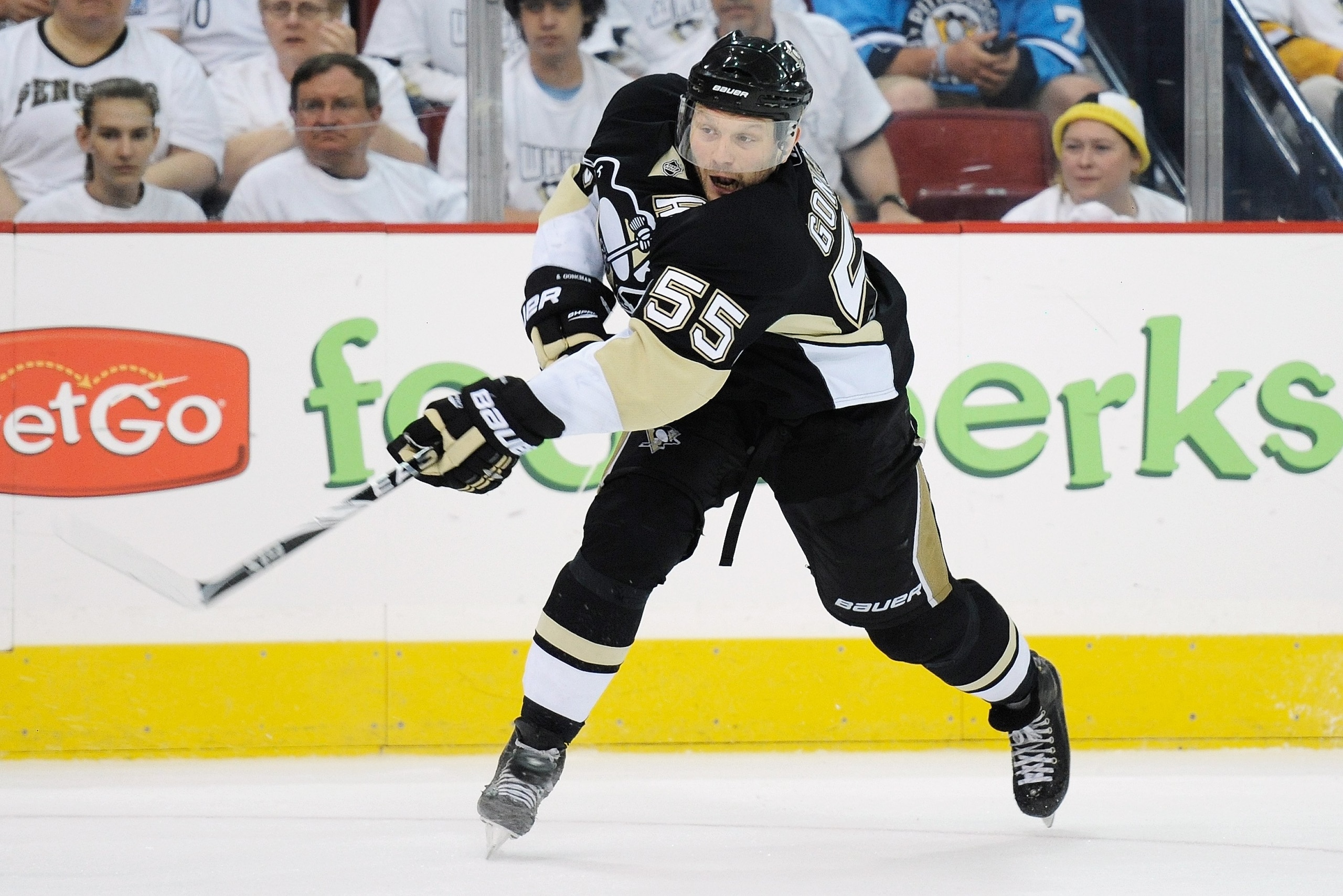 PITTSBURGH - MAY 2:  Sergei Gonchar #55 of the Pittsburgh Penguins shoots the puck against the Montreal Canadiens in Game Two of the Eastern Conference Semifinals during the 2010 NHL Stanley Cup Playoffs on May 2, 2010 at Mellon Arena in Pittsburgh, Penns