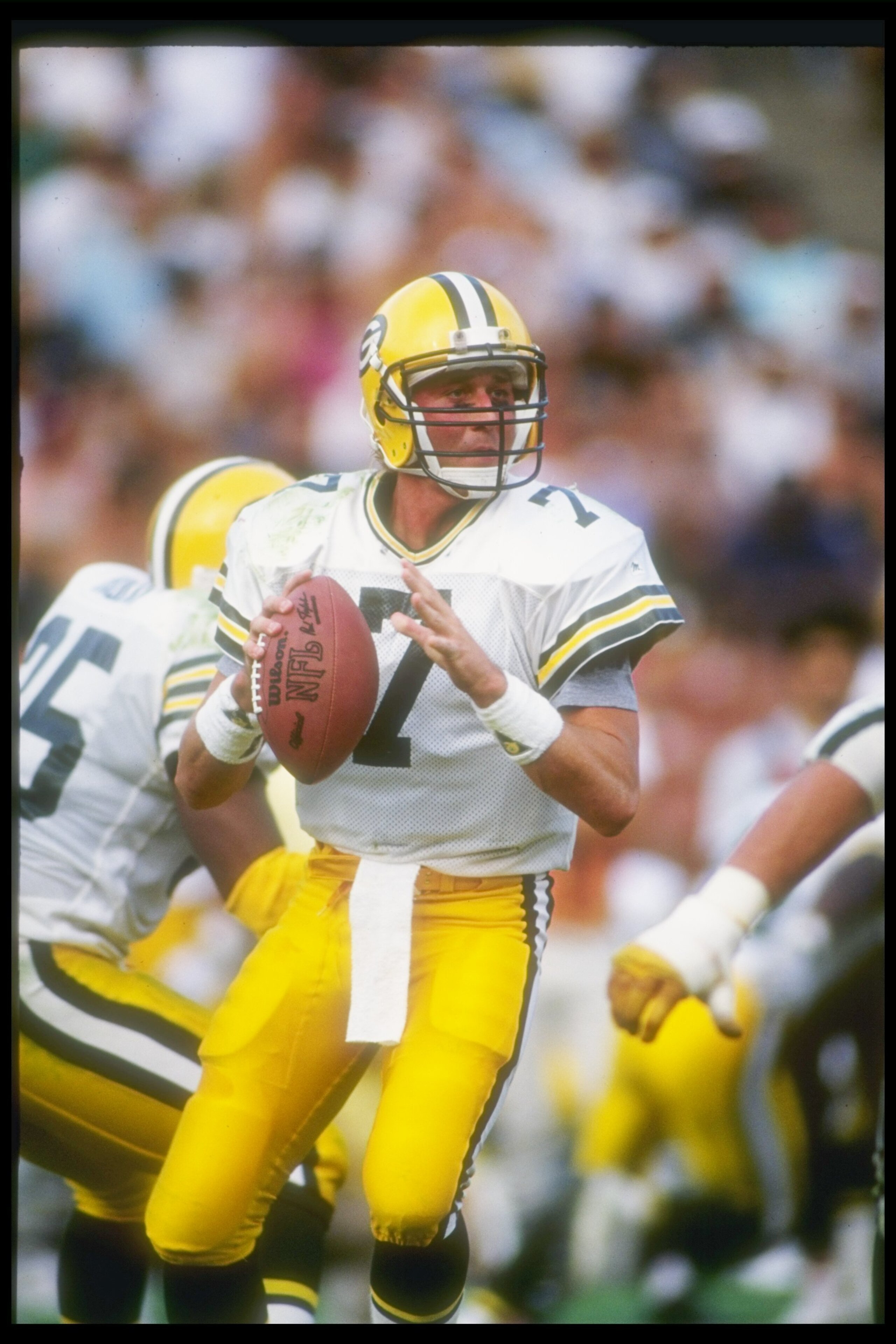 11 Nov 1990:  Quarterback Don Majkowski of the Green Bay Packers looks to pass the ball during a game against the Los Angeles Raiders at the Los Angeles Memorial Coliseum in Los Angeles, California. Mandatory Credit: Ken Levine  /Allsport