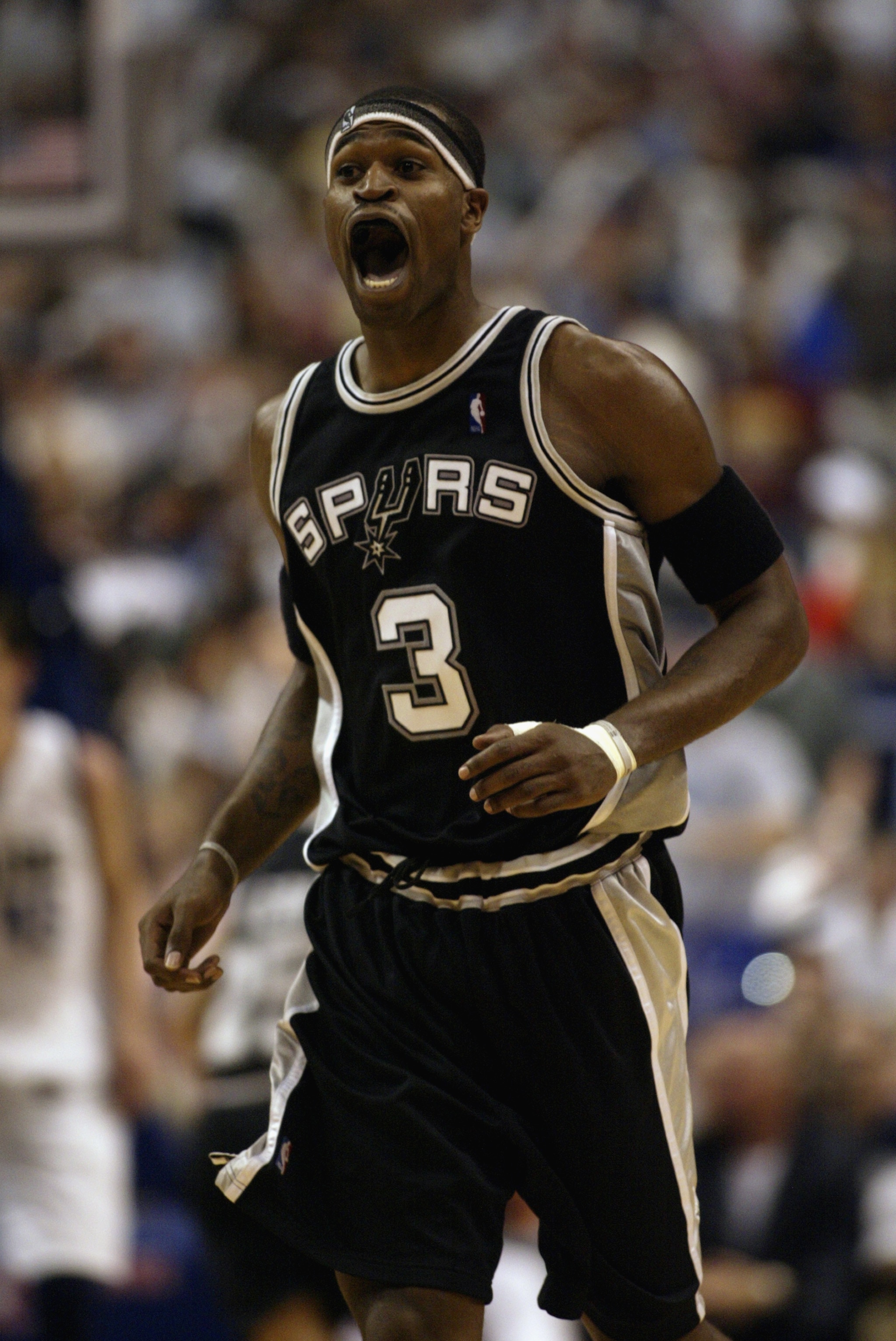 DALLAS - MAY 29:  Stephen Jackson #3 of the San Antonio Spurs yells in Game six of the Western Conference Finals during the 2003 NBA Playoffs against  the Dallas Mavericks on May 29, 2003 at American Airlines Center in Dallas, Texas.  The Spurs won 90-78.