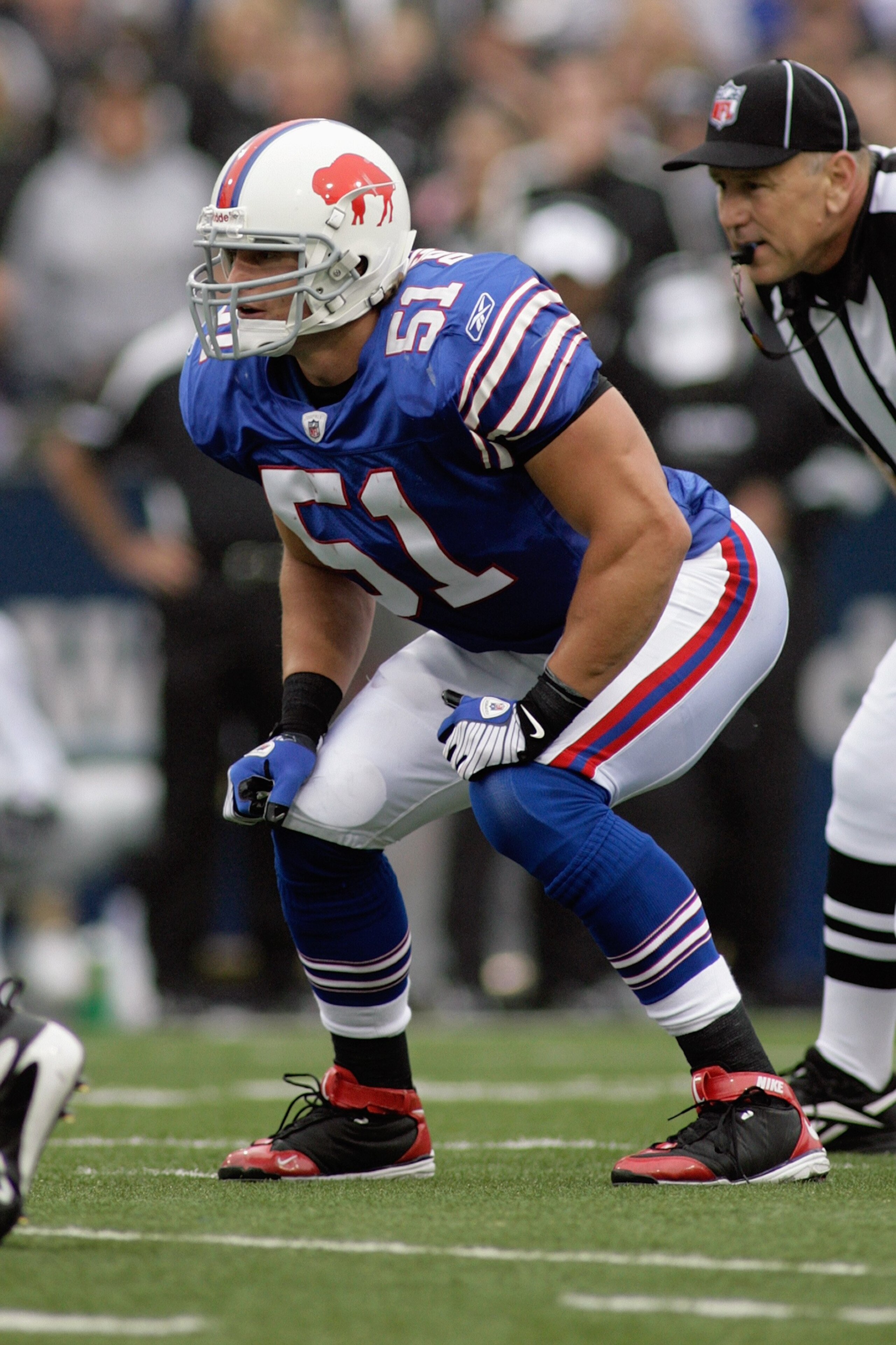 ORCHARD PARK, NY - SEPTEMBER 21:  Paul Posluszny #51 of the Buffalo Bills sets during the game against the Oakland Raiders on September 21, 2008 at Ralph Wilson Stadium in Orchard Park, New York. (Photo by Rick Stewart/Getty Images)