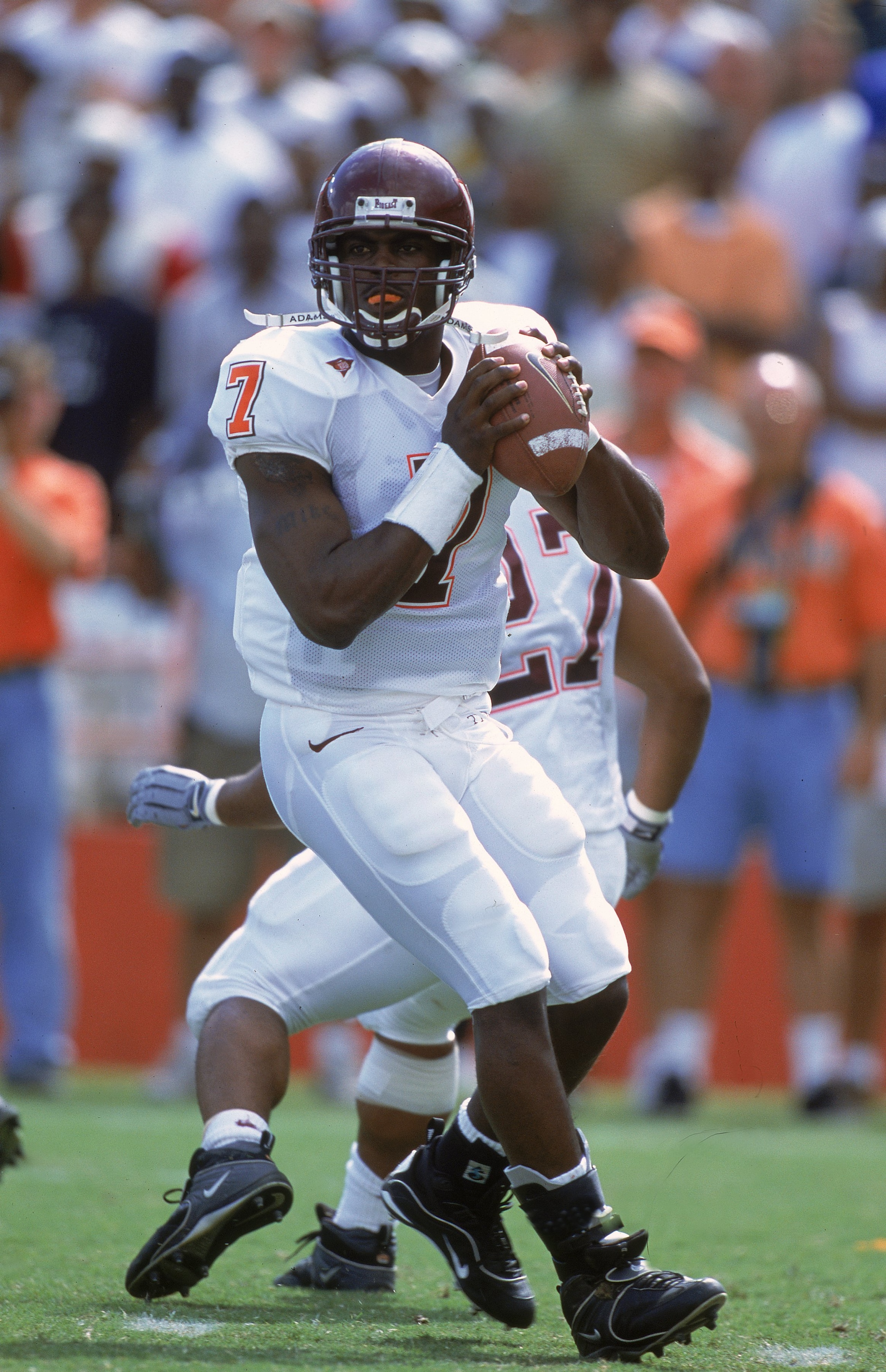 4 Nov 2000: Michael Vick #7 of the Virginia Tech Hokies drops back to pass the ball during the game against the Miami Hurricanes at the Orange Bowl in Miami, Florida. The Hurricanes defeated the Hokies 41-21.Mandatory Credit: Scott Halleran /Allsport 4 Nov 2000: Michael Vick #7 of the Virginia Tech Hokies drops back to pass the ball during the game against the Miami Hurricanes at the Orange Bowl in Miami, Florida. The Hurricanes defeated the Hokies 41-21.Mandatory Credit: Scott Halleran /Allsport