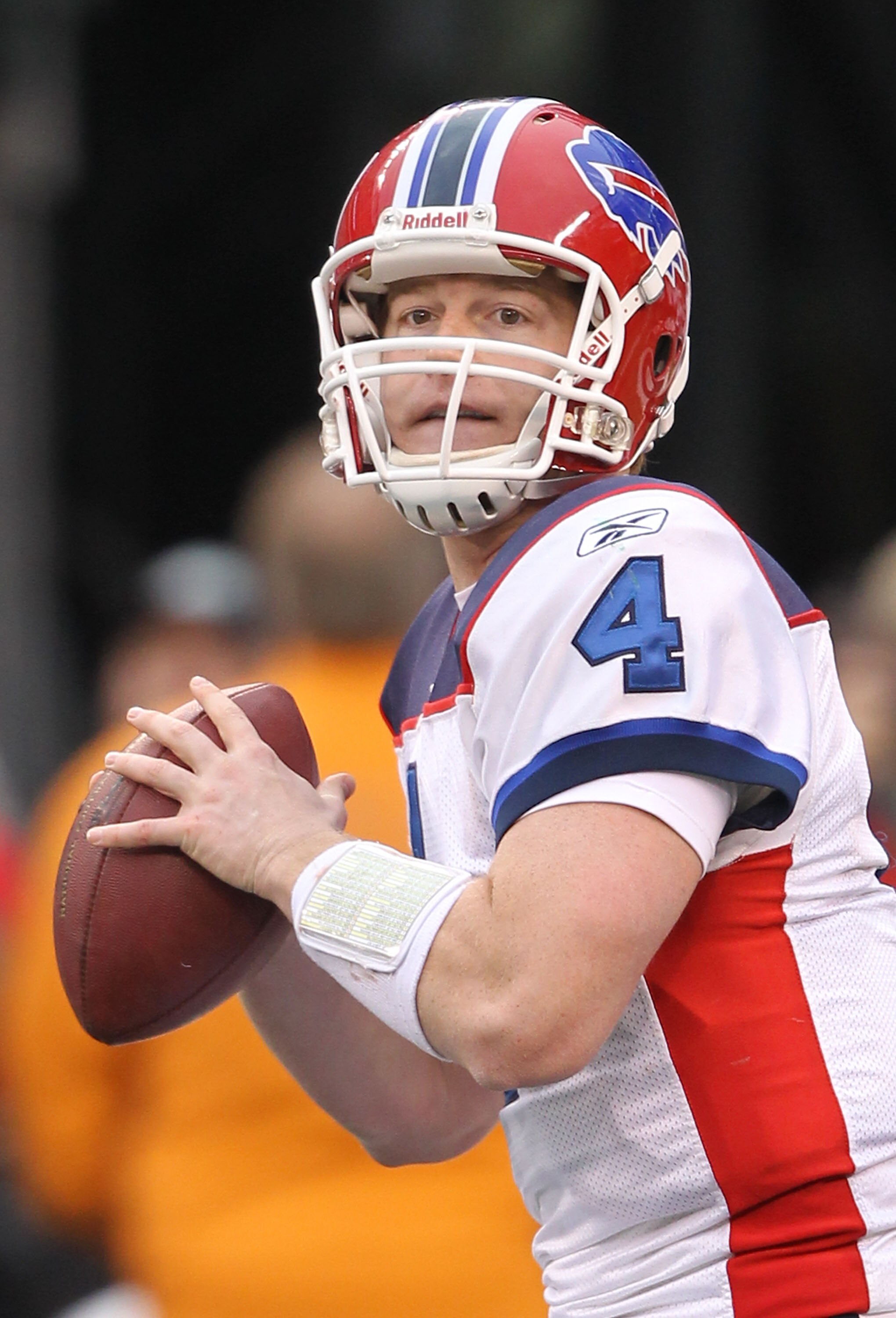 EAST RUTHERFORD, NJ - JANUARY 02:  Brian Brohm #4 of the Buffalo Bills throws against the New York Jets at New Meadowlands Stadium on January 2, 2011 in East Rutherford, New Jersey.  (Photo by Al Bello/Getty Images)