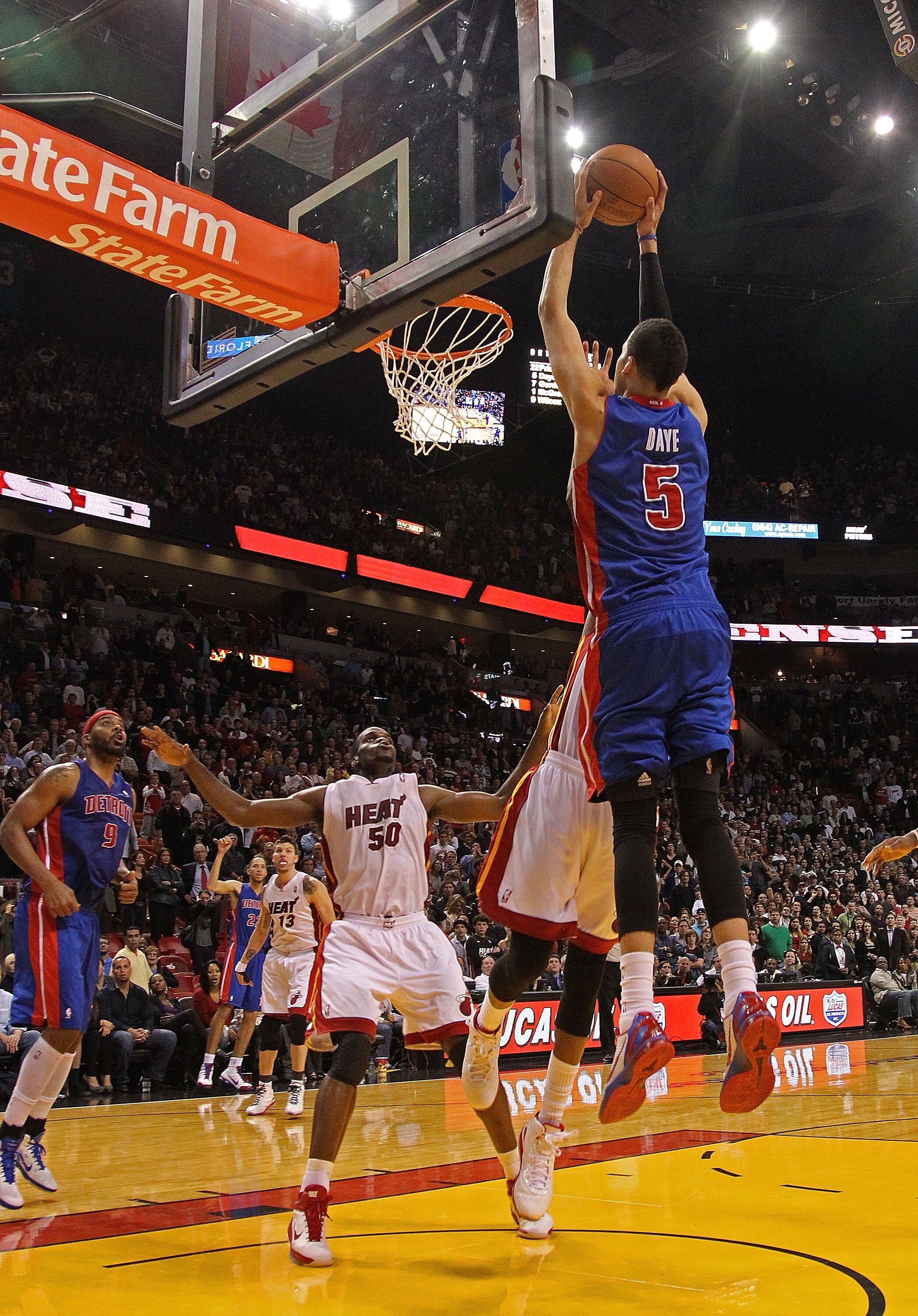 MIAMI, FL - JANUARY 28:  Austin Daye #5 of of the Detroit Pistons misses a game winning dunk during a game against the Miami Heat at American Airlines Arena on January 28, 2011 in Miami, Florida. NOTE TO USER: User expressly acknowledges and agrees that,