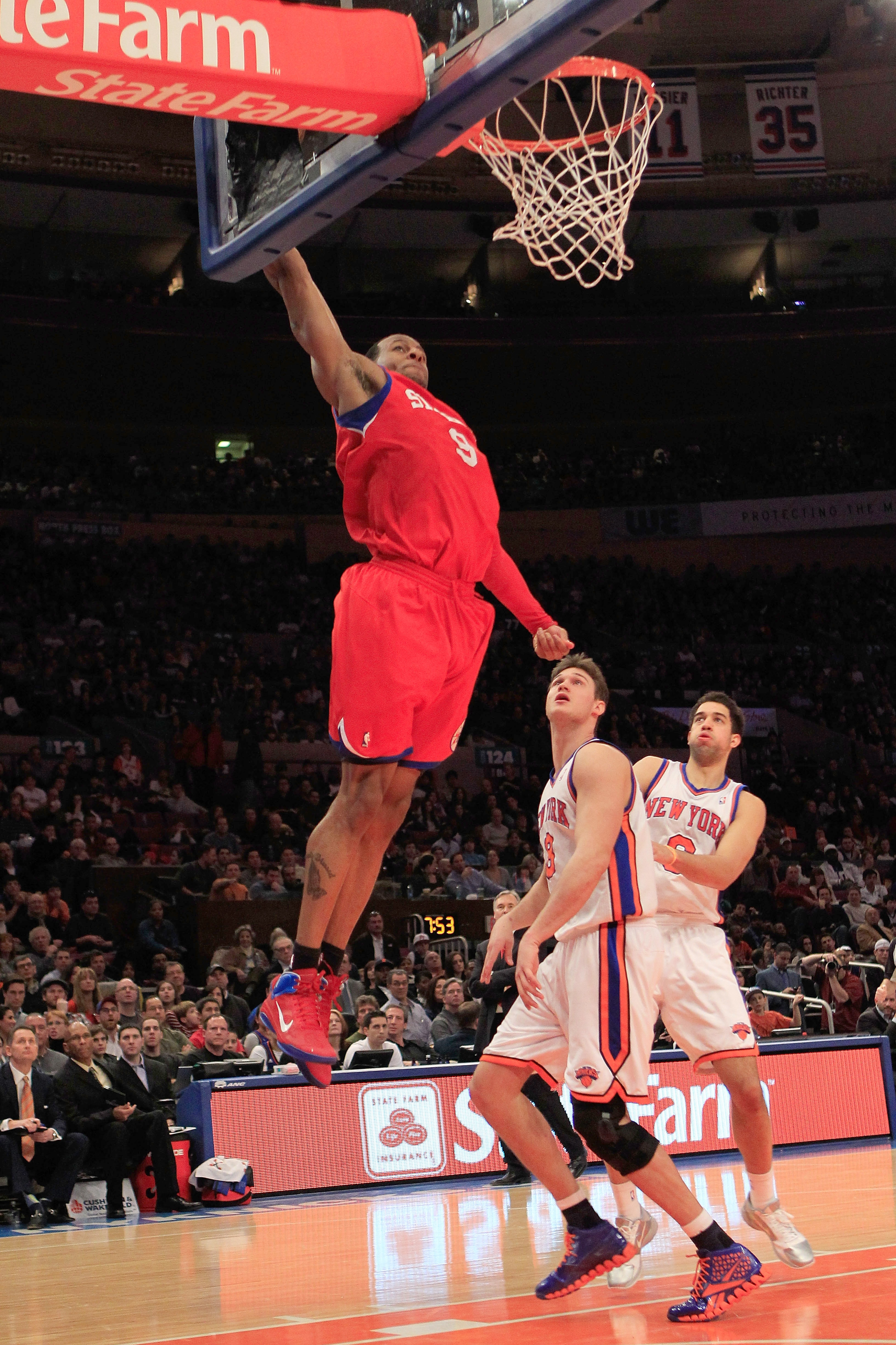 NEW YORK, NY - FEBRUARY 06: Andre Iguodala #9 of the Philadelphia 76ers lays the ball up against the New York Knicks at Madison Square Garden on February 6, 2011 in New York City. NOTE TO USER: User expressly acknowledges and agrees that, by downloading NEW YORK, NY - FEBRUARY 06: Andre Iguodala #9 of the Philadelphia 76ers lays the ball up against the New York Knicks at Madison Square Garden on February 6, 2011 in New York City. NOTE TO USER: User expressly acknowledges and agrees that, by downloading