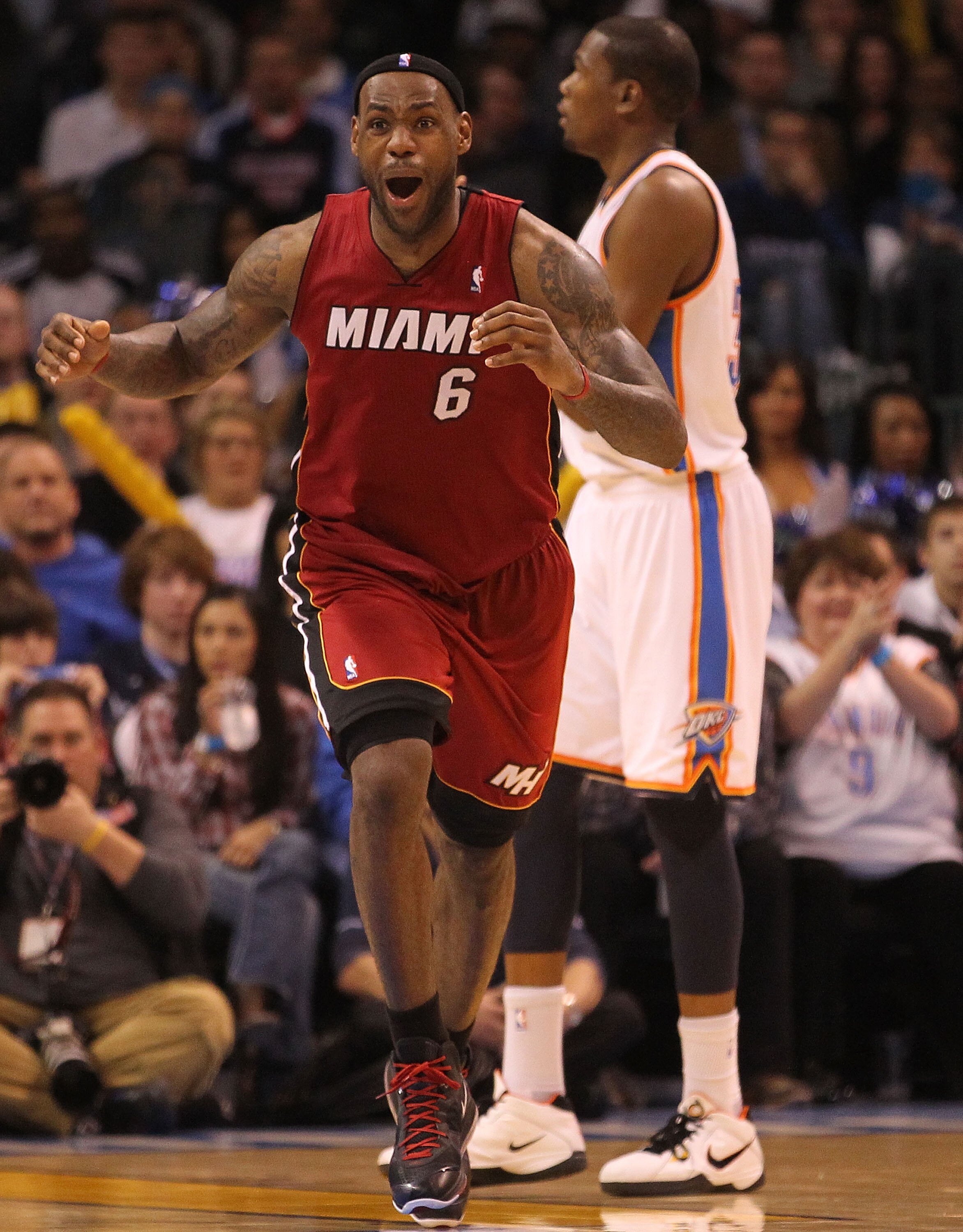 OKLAHOMA CITY, OK - JANUARY 30:  Forward LeBron James #6 of the Miami Heat during play against the Oklahoma City Thunder at Ford Center on January 30, 2011 in Oklahoma City, Oklahoma.  NOTE TO USER: User expressly acknowledges and agrees that, by download