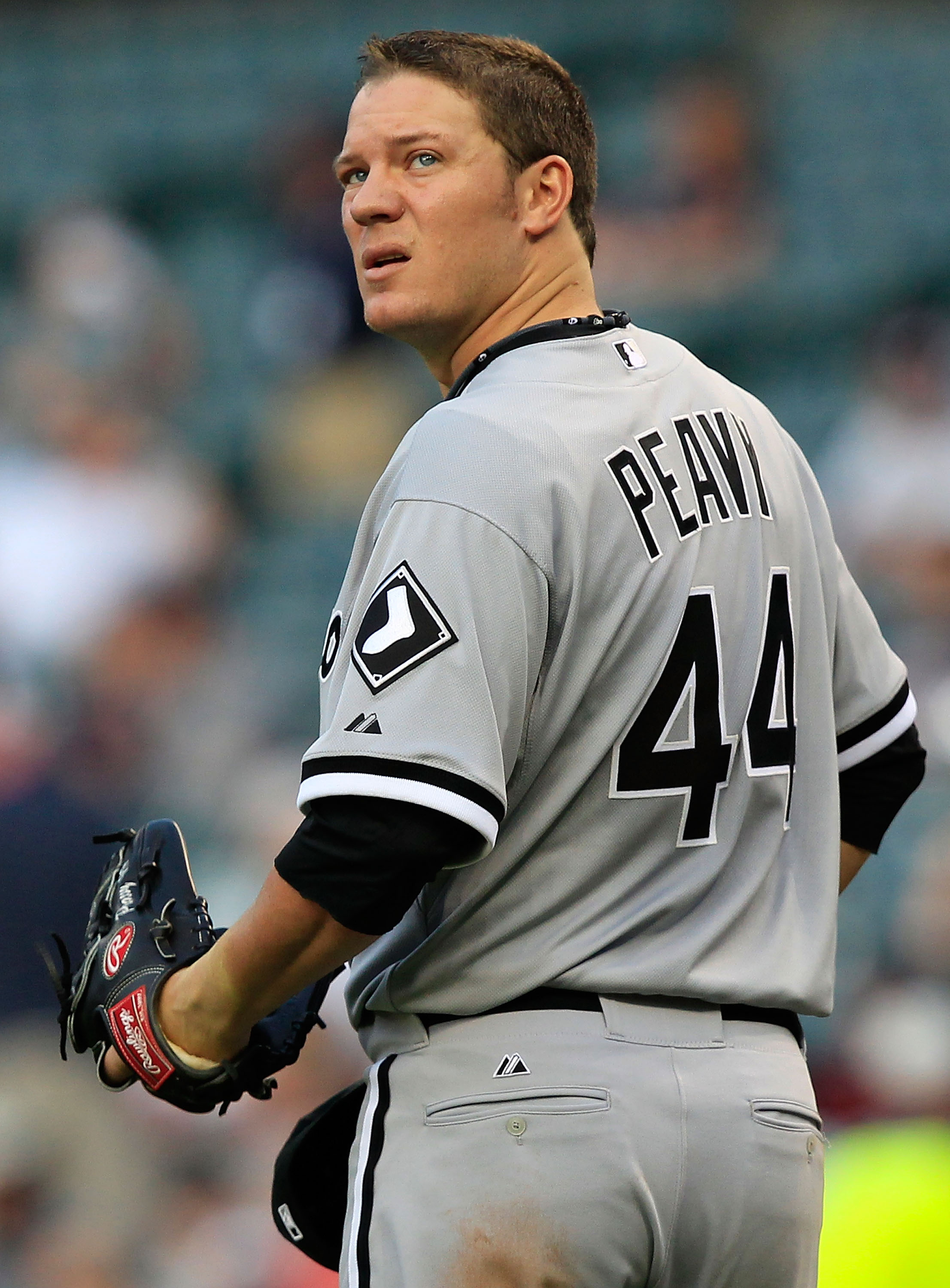 CLEVELAND - MAY 25:  Jake Peavy #44 of the Chicago White Sox stands at the mound during the game against the Cleveland Indians on May 25, 2010 at Progressive Field in Cleveland, Ohio.  (Photo by Jared Wickerham/Getty Images)