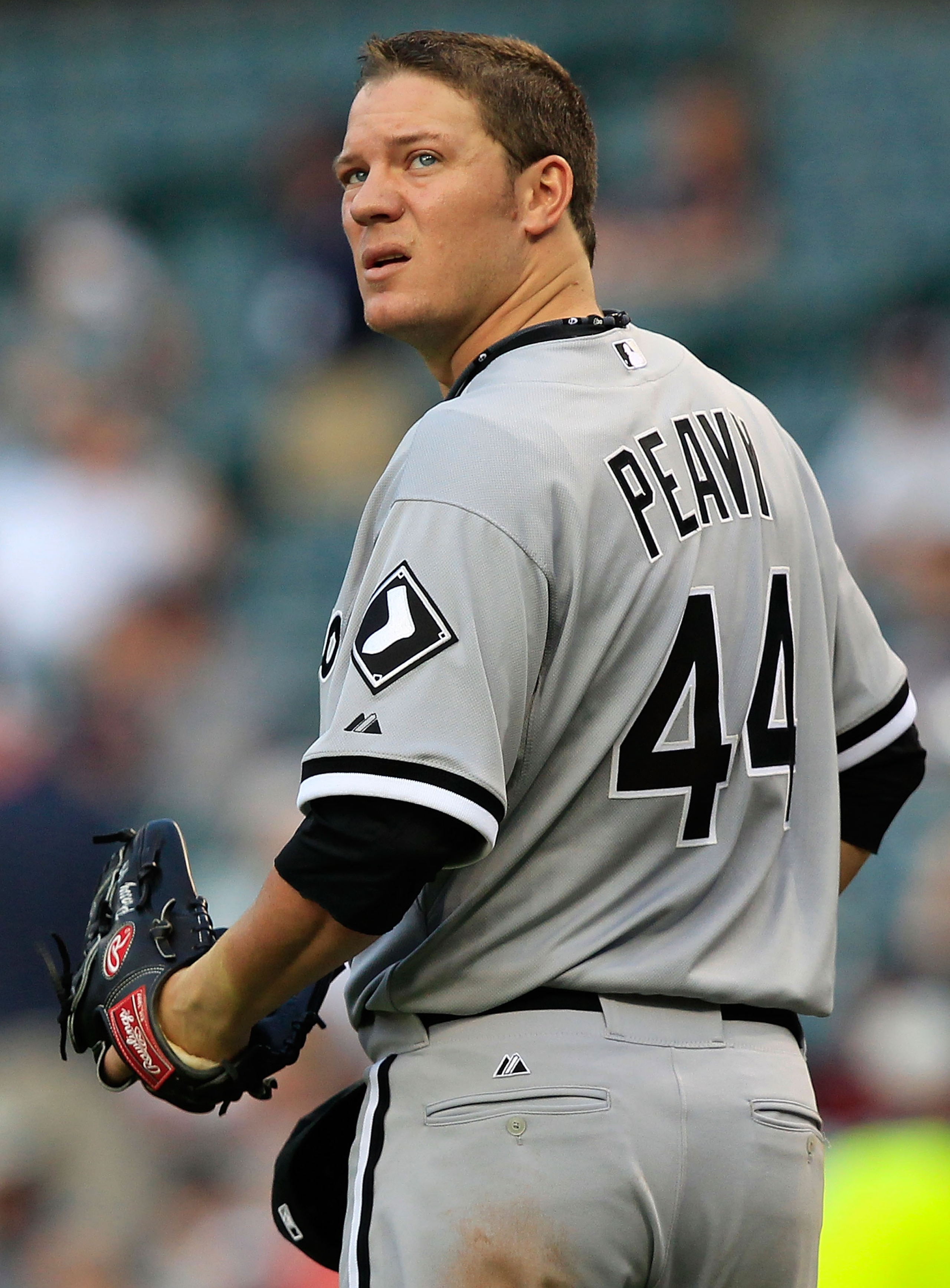 CLEVELAND - MAY 25:  Jake Peavy #44 of the Chicago White Sox stands at the mound during the game against the Cleveland Indians on May 25, 2010 at Progressive Field in Cleveland, Ohio.  (Photo by Jared Wickerham/Getty Images)