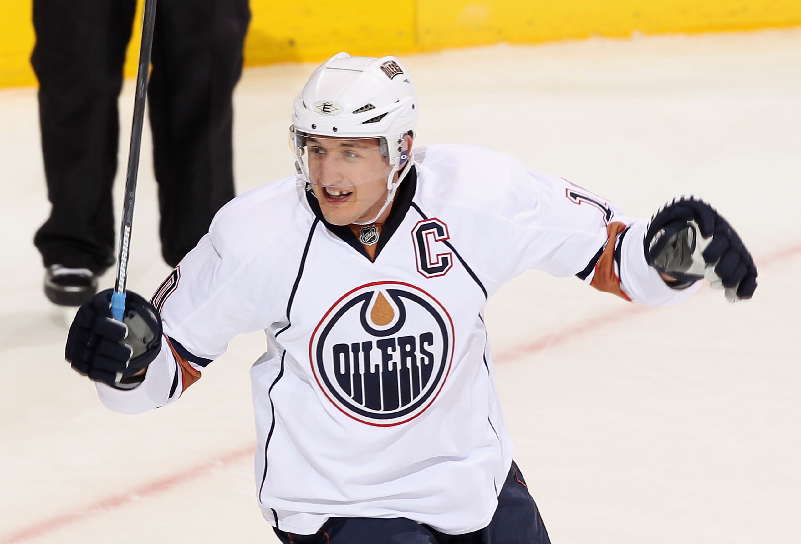 GLENDALE, AZ - JANUARY 25:  Shawn Horcoff #10 of the Edmonton Oilers reacts after assisting on the game winning goal against the Phoenix Coyotes during the thrid period of the NHL game at Jobing.com Arena on January 25, 2011 in Glendale, Arizona. The Oile