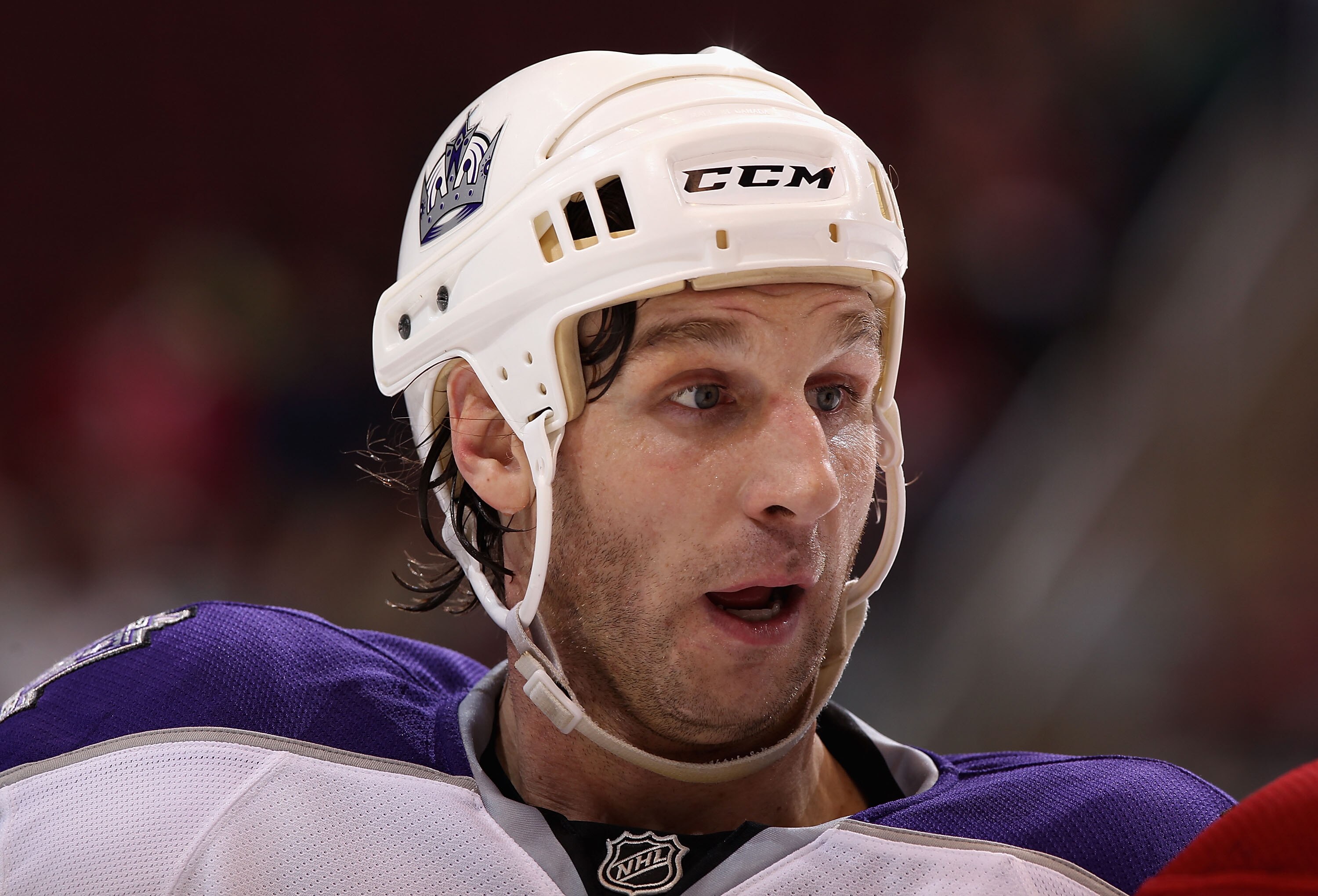 GLENDALE, AZ - JANUARY 22:  Ryan Smyth #94 of the Los Angeles Kings during the NHL game against the Phoenix Coyotes at Jobing.com Arena on January 22, 2011 in Glendale, Arizona.  The Kings defeated the Coyotes 4-3.  (Photo by Christian Petersen/Getty Imag