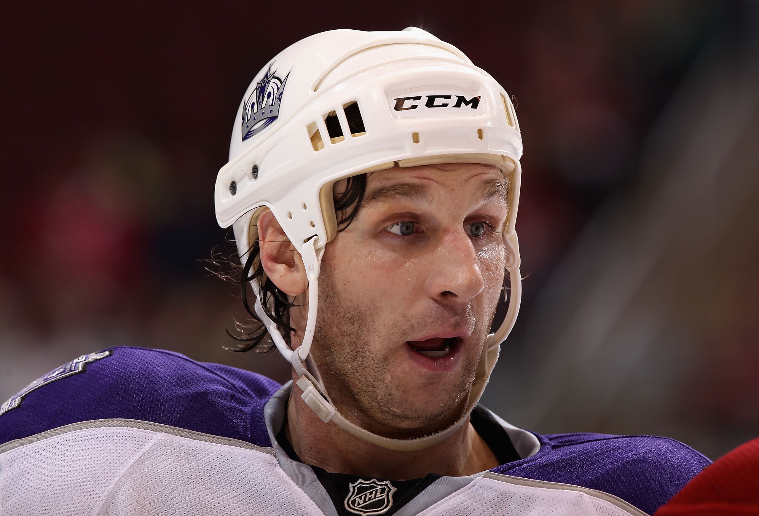 GLENDALE, AZ - JANUARY 22:  Ryan Smyth #94 of the Los Angeles Kings during the NHL game against the Phoenix Coyotes at Jobing.com Arena on January 22, 2011 in Glendale, Arizona.  The Kings defeated the Coyotes 4-3.  (Photo by Christian Petersen/Getty Imag
