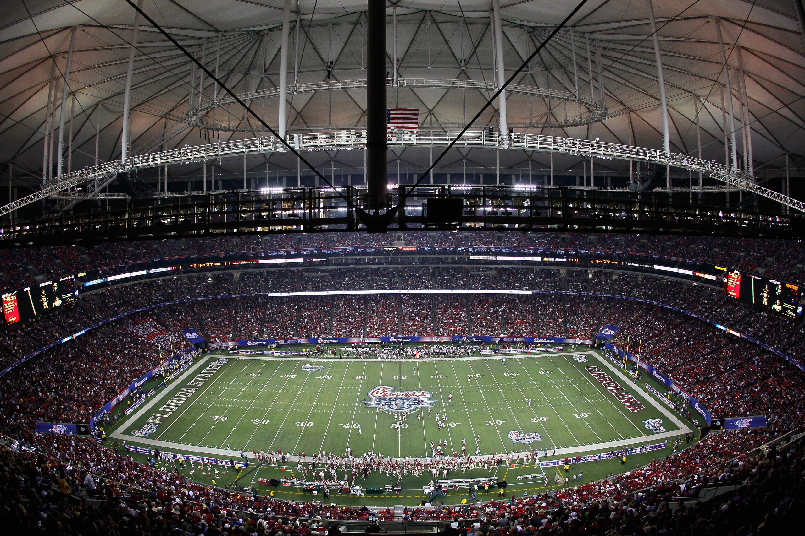 ATLANTA, GA - DECEMBER 31:  A general view of the game between the Florida State Seminoles and the South Carolina Gamecocks during the 2010 Chick-fil-A Bowl at Georgia Dome on December 31, 2010 in Atlanta, Georgia.  (Photo by Kevin C. Cox/Getty Images)
