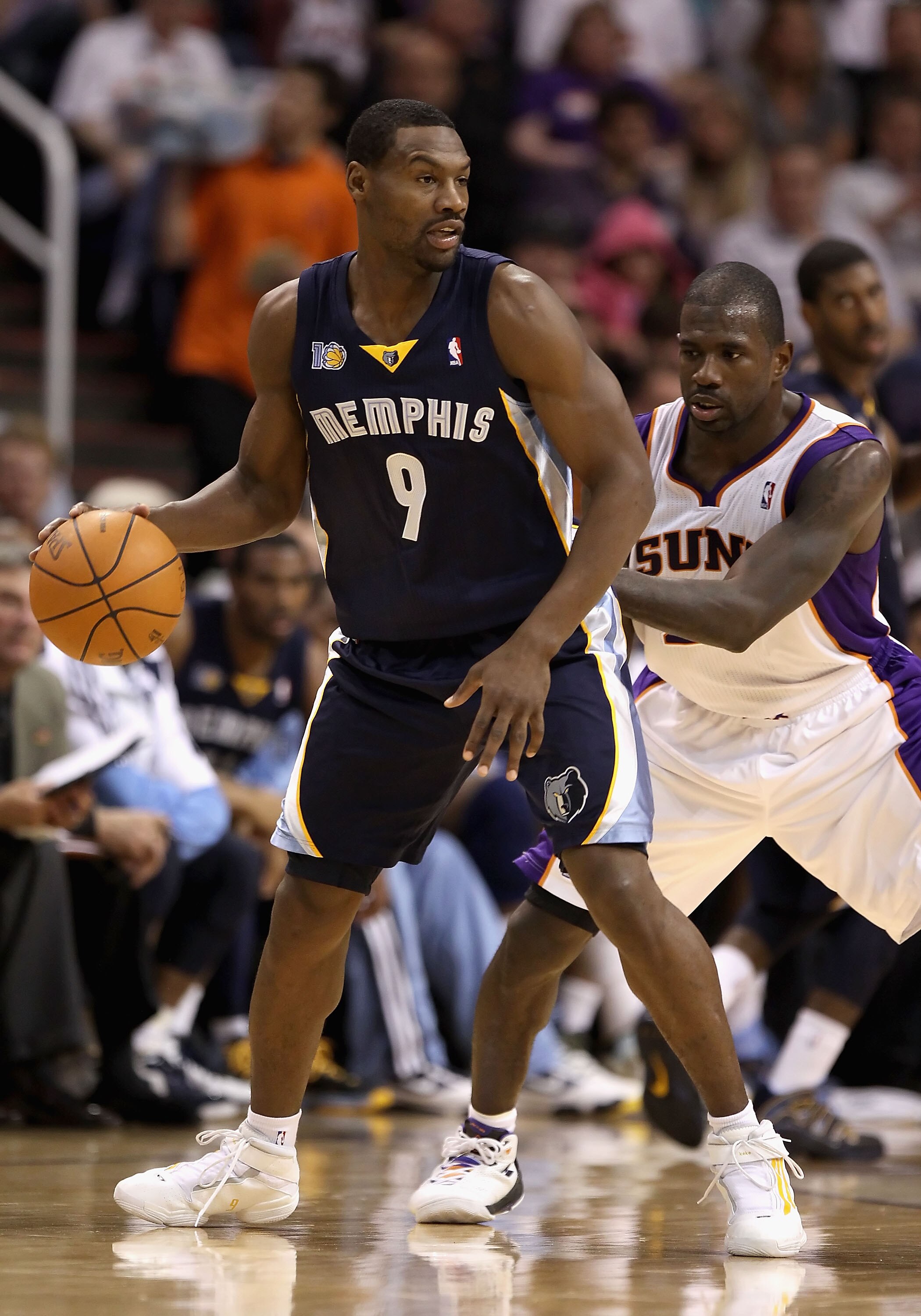 PHOENIX - NOVEMBER 05:  Tony Allen #9 of the Memphis Grizzlies handles the ball under pressure from Jason Richardson #23 of the Phoenix Suns during the NBA game at US Airways Center on November 5, 2010 in Phoenix, Arizona. NOTE TO USER: User expressly ack