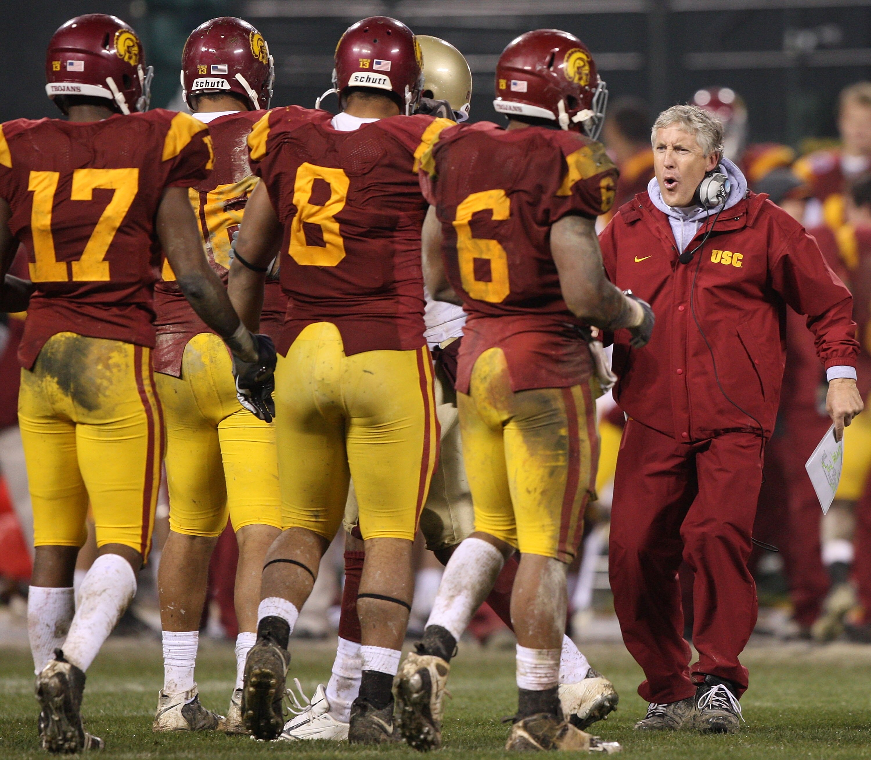 SAN FRANCISCO - DECEMBER 26: Head coach Pete Carroll of the USC Trojans celebrates against the Boston College Eagles during the 2009 Emerald Bowl at AT&T Park on December 26, 2009 in San Francisco, California. (Photo by Jed Jacobsohn/Getty Images)