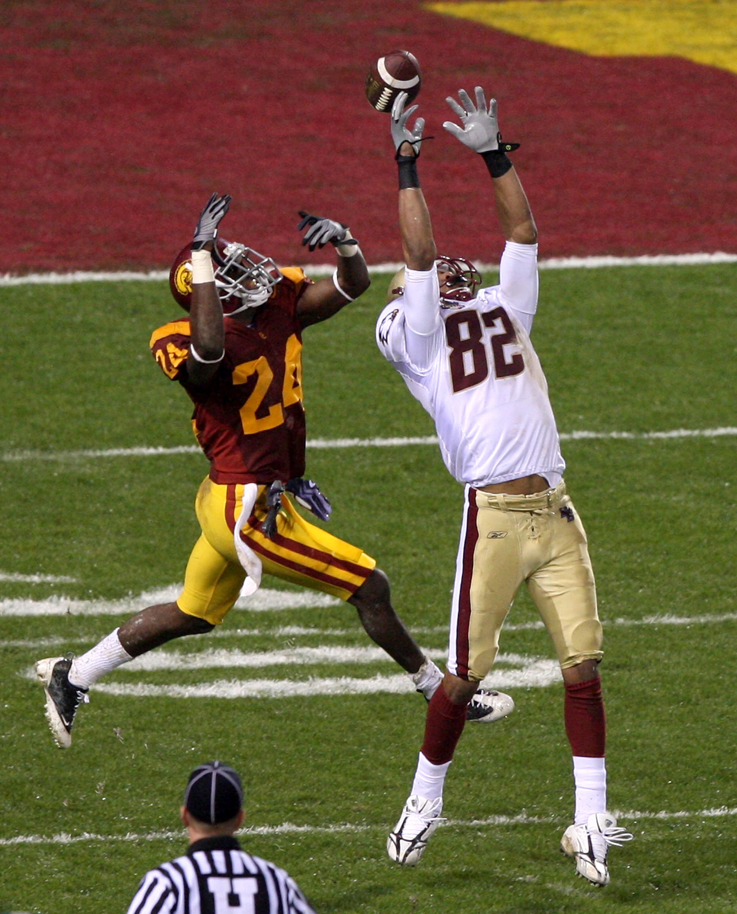 SAN FRANCISCO - DECEMBER 26: Shareece Wright #24 of the USC Trojans breaks up a pass to Justin Jarvis #82 of the Boston College Eagles during the 2009 Emerald Bowl at AT&T Park on December 26, 2009 in San Francisco, California. (Photo by Jed Jacobsohn/Get SAN FRANCISCO - DECEMBER 26: Shareece Wright #24 of the USC Trojans breaks up a pass to Justin Jarvis #82 of the Boston College Eagles during the 2009 Emerald Bowl at AT&T Park on December 26, 2009 in San Francisco, California. (Photo by Jed Jacobsohn/Get