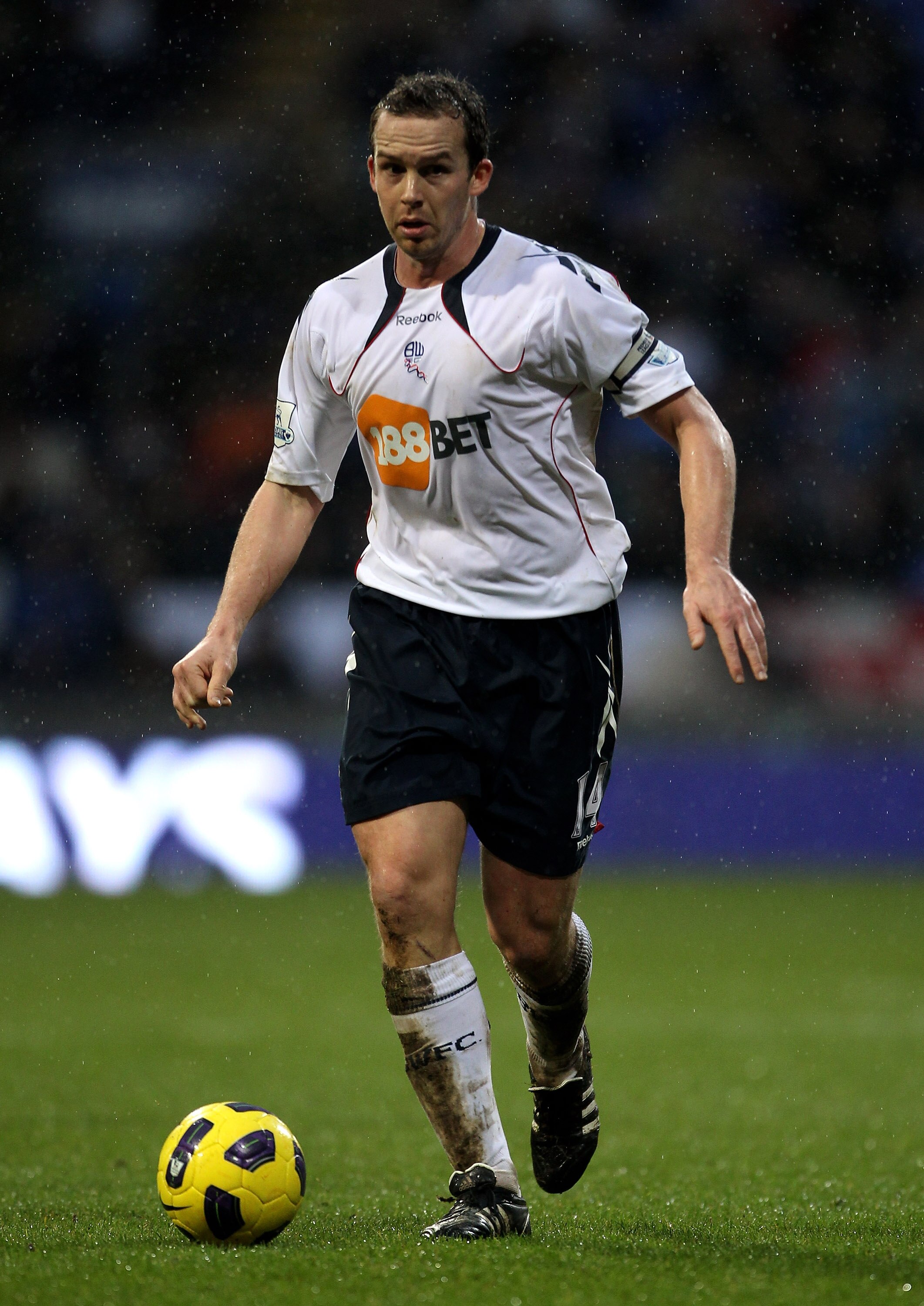 BOLTON, ENGLAND - FEBRUARY 13:  Kevin Davies of Bolton Wanderers in action during the Barclays Premier League match between Bolton Wanderers and Everton at the Reebok Stadium on February 13, 2011 in Bolton, England. (Photo by Alex Livesey/Getty Images)