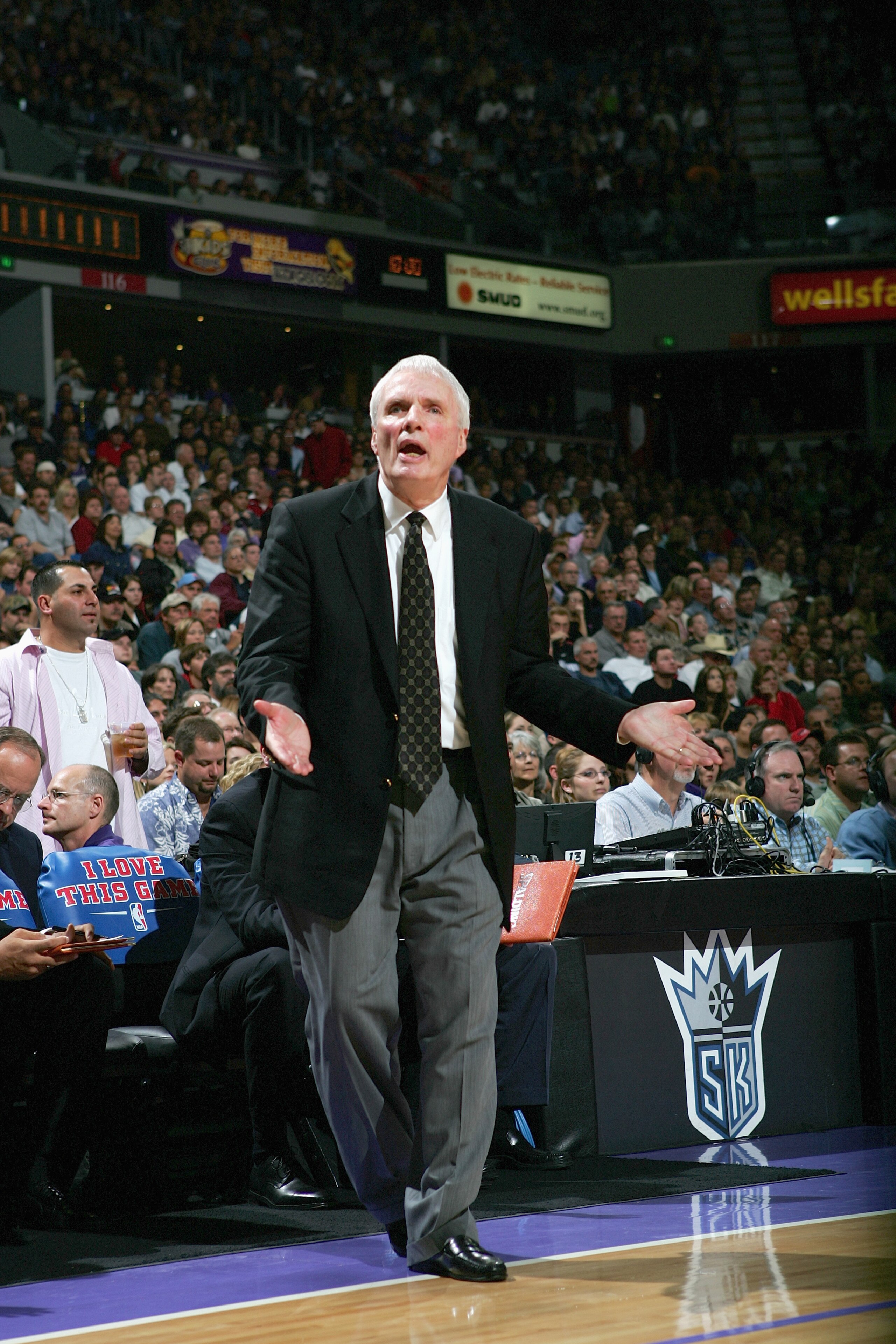 SACRAMENTO, CA - NOVEMBER 19:  Head coach Hubie Brown of the Memphis Gizzlies reacts during the game against the Sacramento Kings at Arco Arena on November 19, 2004 in Sacramento, California.  The Kings won 107-105.  NOTE TO USER: User expressly acknowled