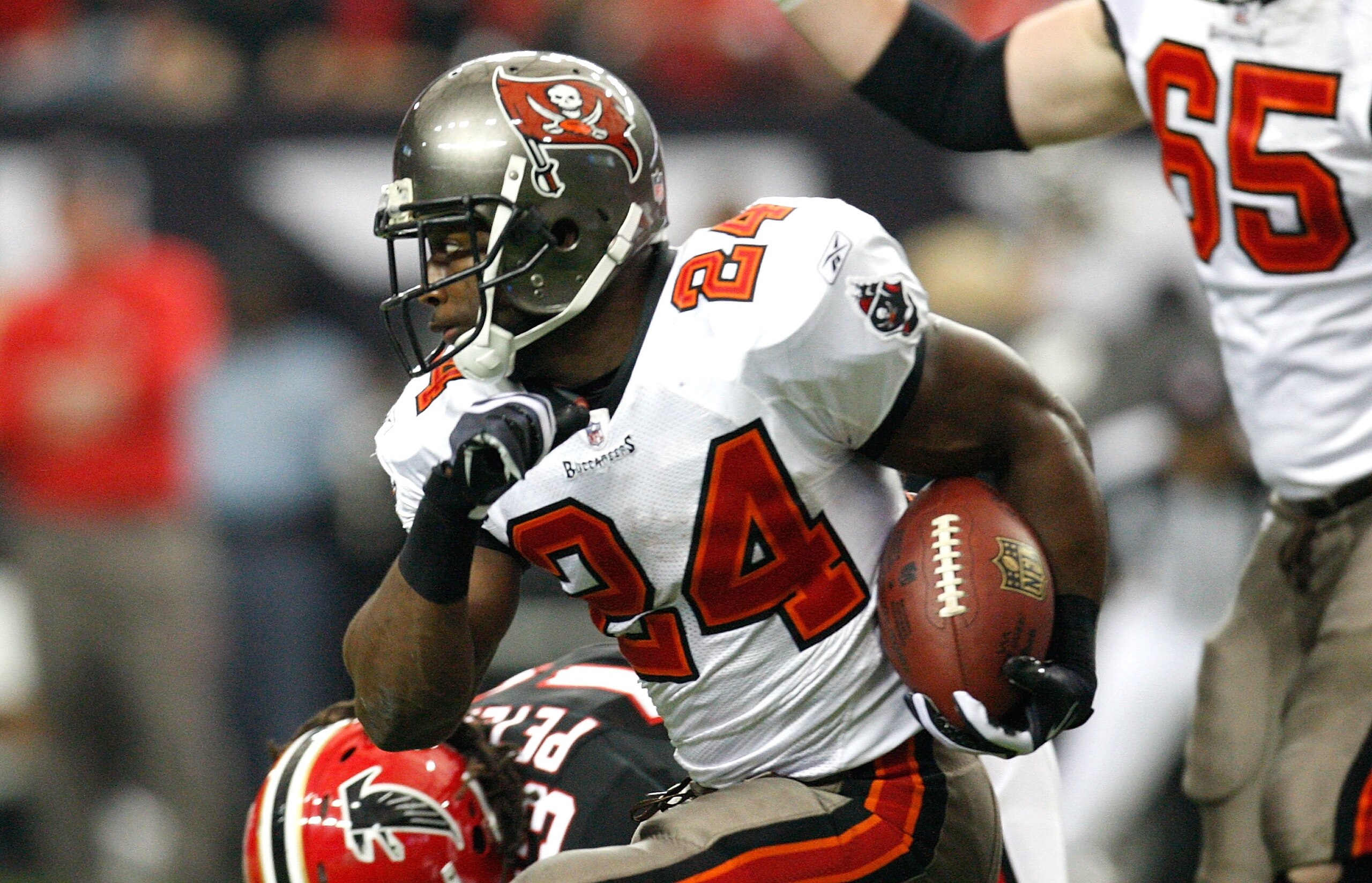 ATLANTA - NOVEMBER 29: Cadillac Williams #24 of the Tampa Bay Buccaneers against the Atlanta Falcons at Georgia Dome on November 29, 2009 in Atlanta, Georgia. (Photo by Kevin C. Cox/Getty Images) ATLANTA - NOVEMBER 29: Cadillac Williams #24 of the Tampa Bay Buccaneers against the Atlanta Falcons at Georgia Dome on November 29, 2009 in Atlanta, Georgia. (Photo by Kevin C. Cox/Getty Images)