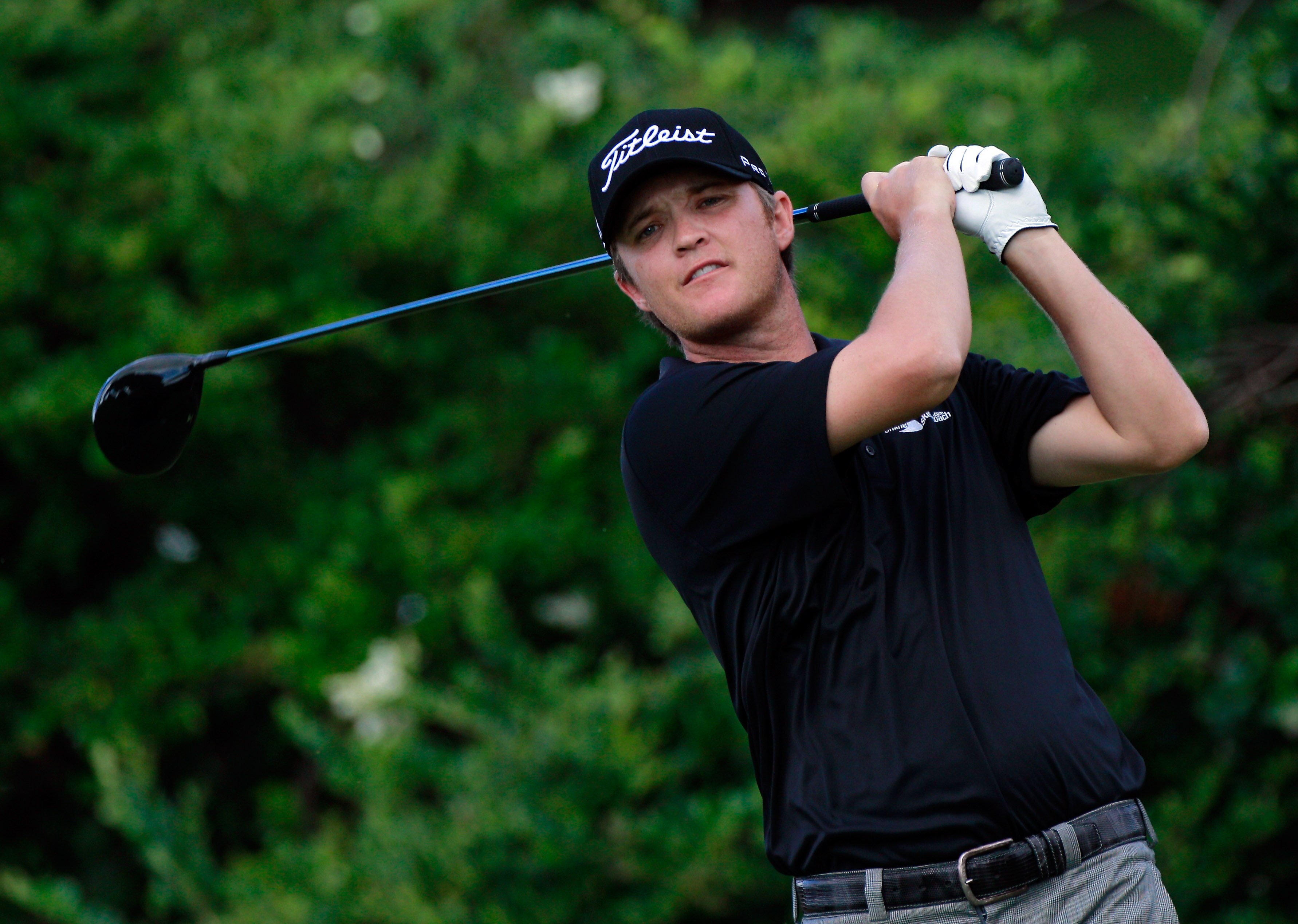 HONOLULU, HI - JANUARY 15:  Matt Jones of Australia hits a shot during the second round of the Sony Open at Waialae Country Club on January 15, 2011 in Honolulu, Hawaii.  (Photo by Sam Greenwood/Getty Images)
