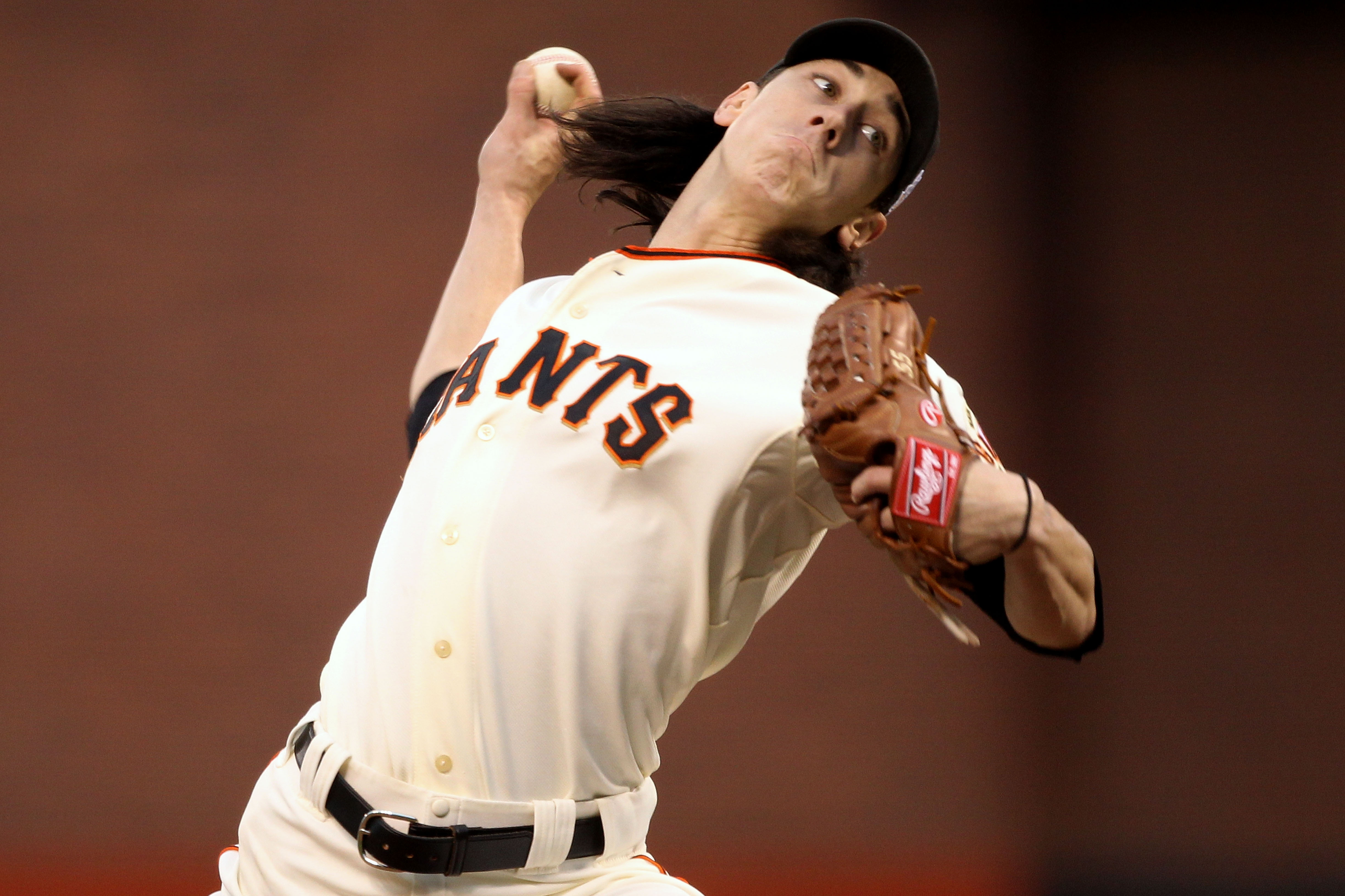 SAN FRANCISCO - OCTOBER 27:  Tim Lincecum #55 of the San Francisco Giants pitches against the Texas Rangers in Game One of the 2010 MLB World Series at AT&T Park on October 27, 2010 in San Francisco, California.  (Photo by Ezra Shaw/Getty Images)