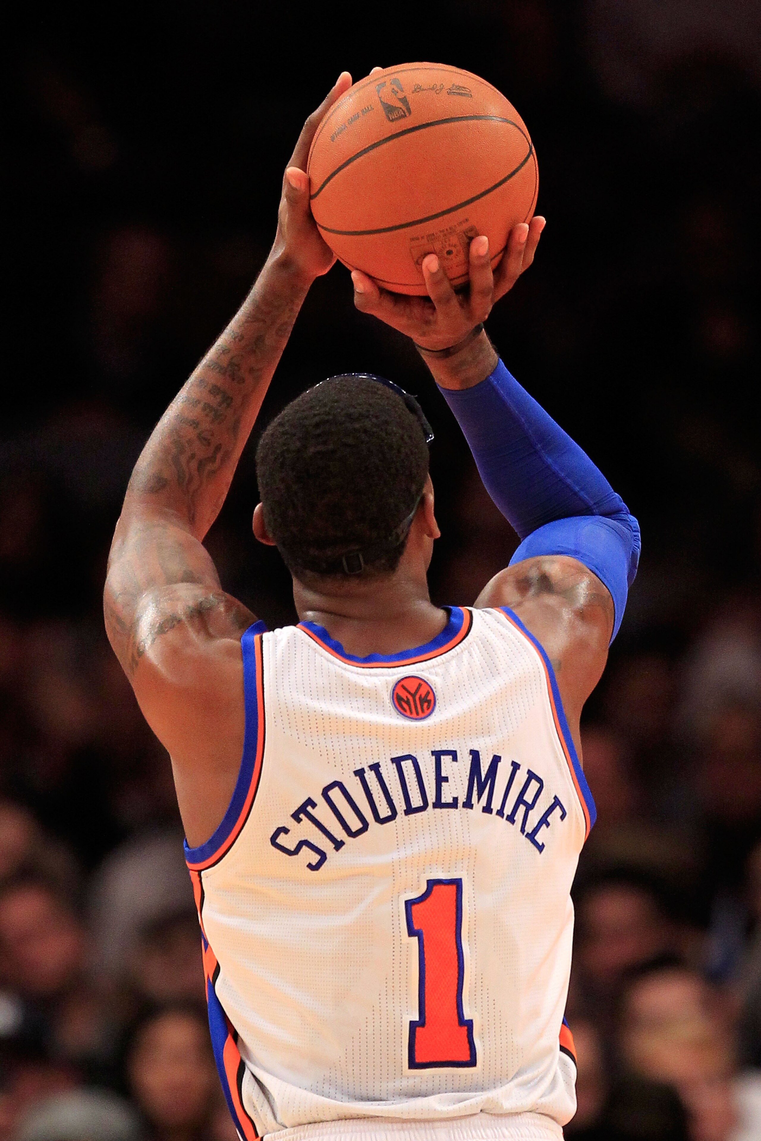 NEW YORK, NY - FEBRUARY 09: Amar'e Stoudemire #1 of the New York Knicks shoots a free throw against the Los Angeles Clippers at Madison Square Garden on February 9, 2011 in New York City. NOTE TO USER: User expressly acknowledges and agrees that, by downl NEW YORK, NY - FEBRUARY 09: Amar'e Stoudemire #1 of the New York Knicks shoots a free throw against the Los Angeles Clippers at Madison Square Garden on February 9, 2011 in New York City. NOTE TO USER: User expressly acknowledges and agrees that, by downl