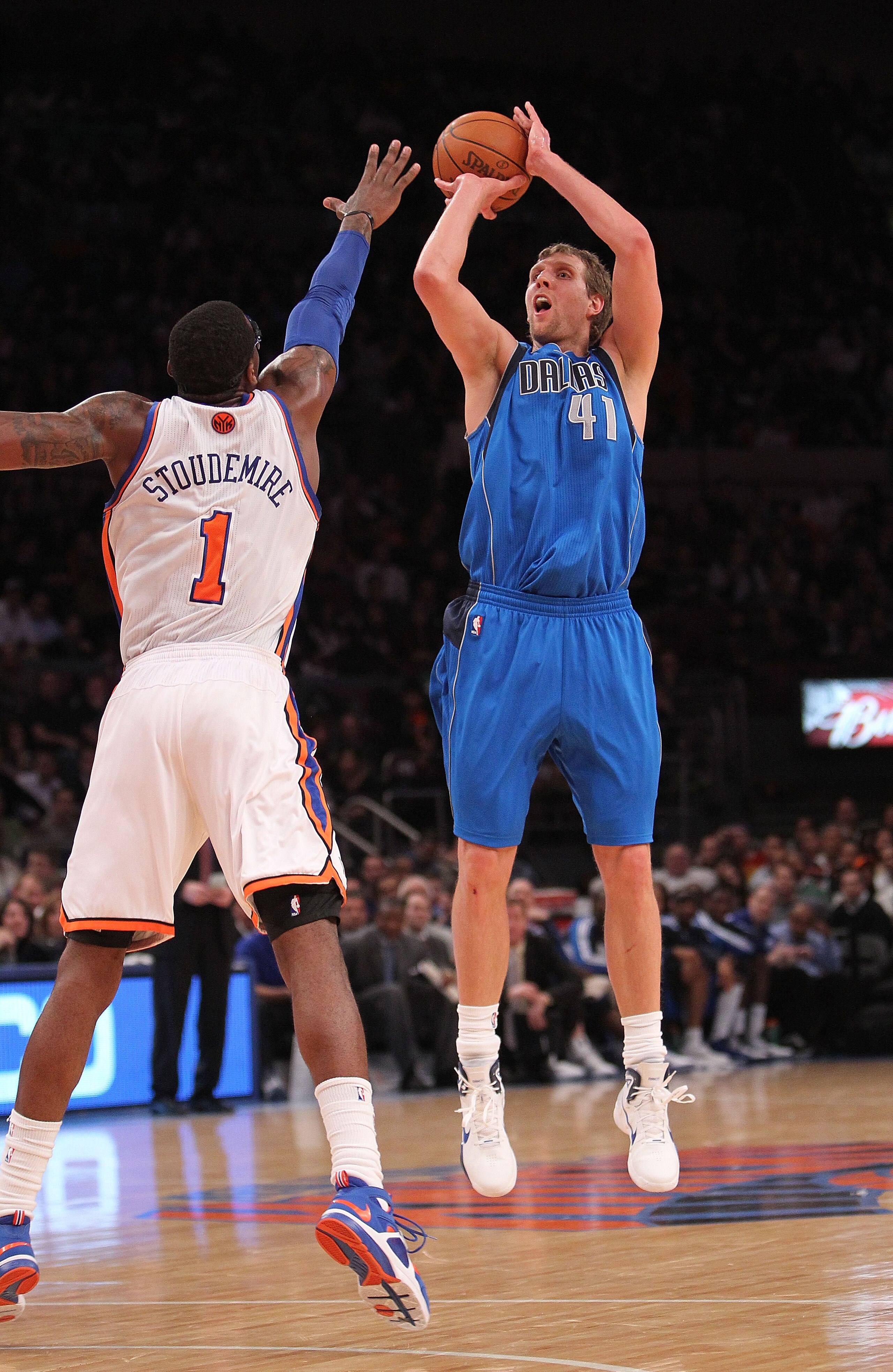 NEW YORK, NY - FEBRUARY 02: Dirk Nowitzki #41 of the Dallas Mavericks shoots over Amar'e Stoudemire #1 of the New York Knicks at Madison Square Garden on February 2, 2011 in New York City. NOTE TO USER: User expressly acknowledges and agrees that, by down NEW YORK, NY - FEBRUARY 02: Dirk Nowitzki #41 of the Dallas Mavericks shoots over Amar'e Stoudemire #1 of the New York Knicks at Madison Square Garden on February 2, 2011 in New York City. NOTE TO USER: User expressly acknowledges and agrees that, by down