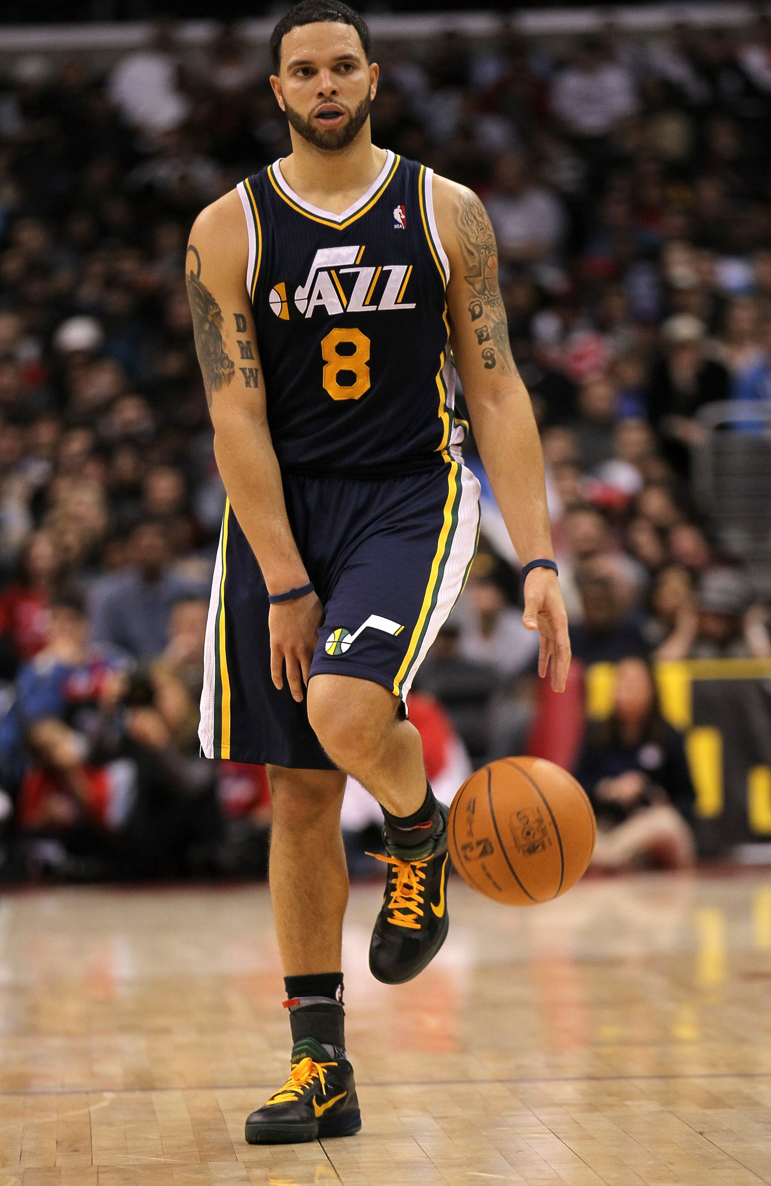 LOS ANGELES, CA - DECEMBER 29: Deron Williams #8 of the Utah Jazz controls the ball against the Los Angeles Clippers at Staples Center on December 29, 2010 in Los Angeles, California. The Jazz won 103-85. NOTE TO USER: User expressly acknowledges and LOS ANGELES, CA - DECEMBER 29: Deron Williams #8 of the Utah Jazz controls the ball against the Los Angeles Clippers at Staples Center on December 29, 2010 in Los Angeles, California. The Jazz won 103-85. NOTE TO USER: User expressly acknowledges and