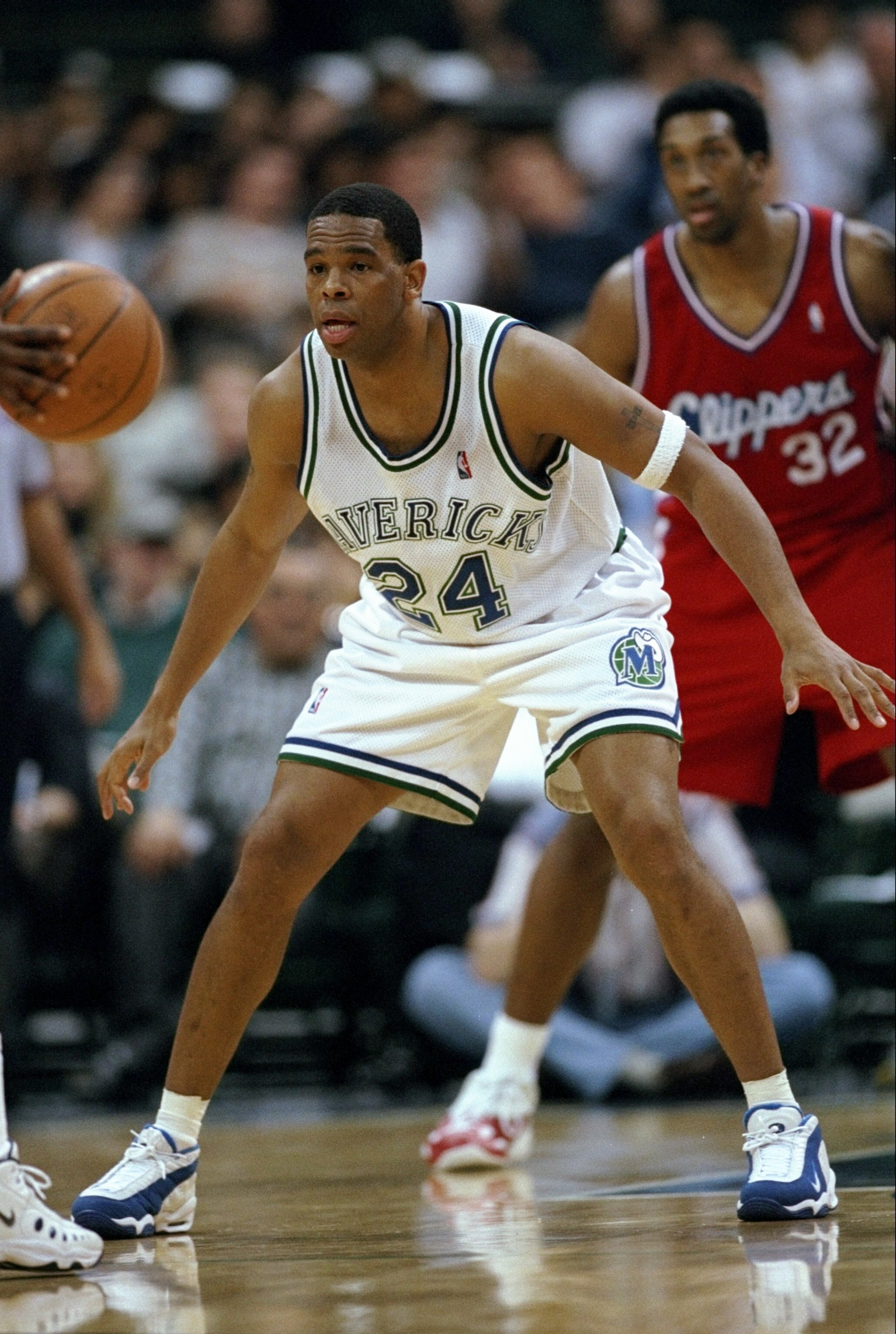 2 Mar 1999:  Hubert Davis #24 of the Dallas Mavericks in action during the game against the Los Angeles Clippers at the Reunion Arena in Dallas, Texas. The Mavericks defeated the Clippers 112-99.